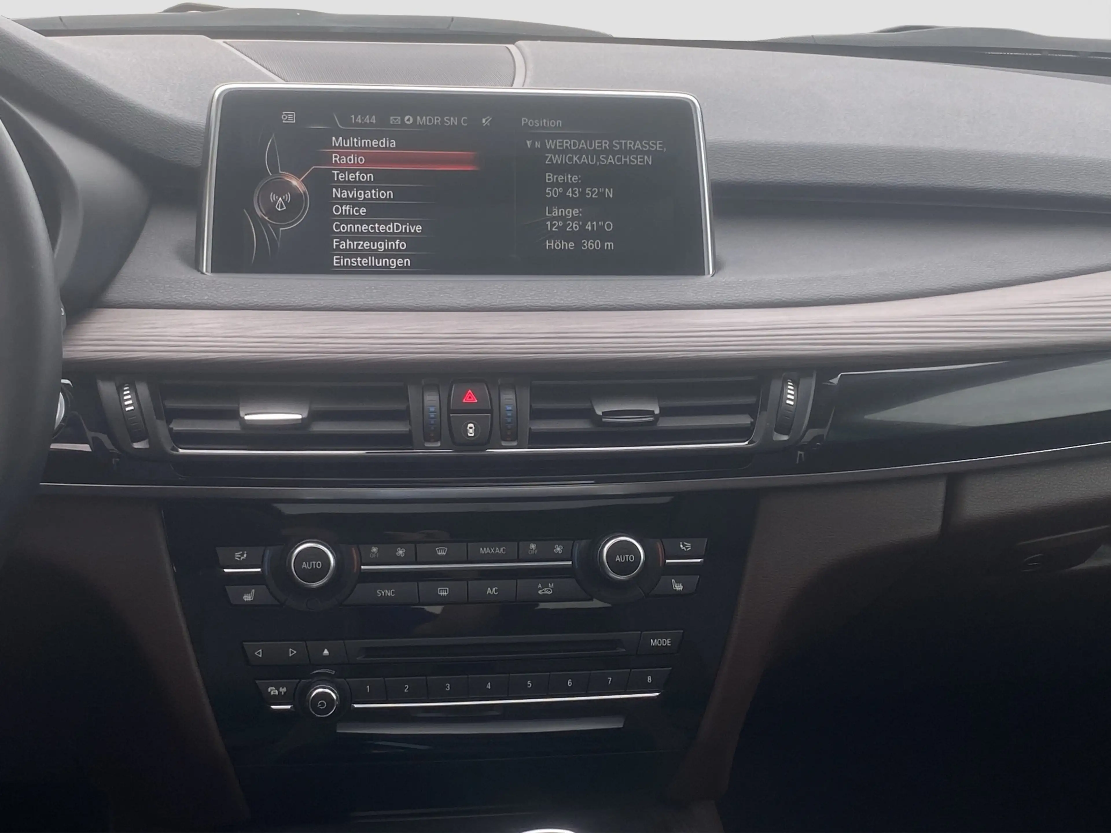 BMW X5 xDrive 30d Xenon ACC Pano SpurAss AHK HUD HiFi — photo 14