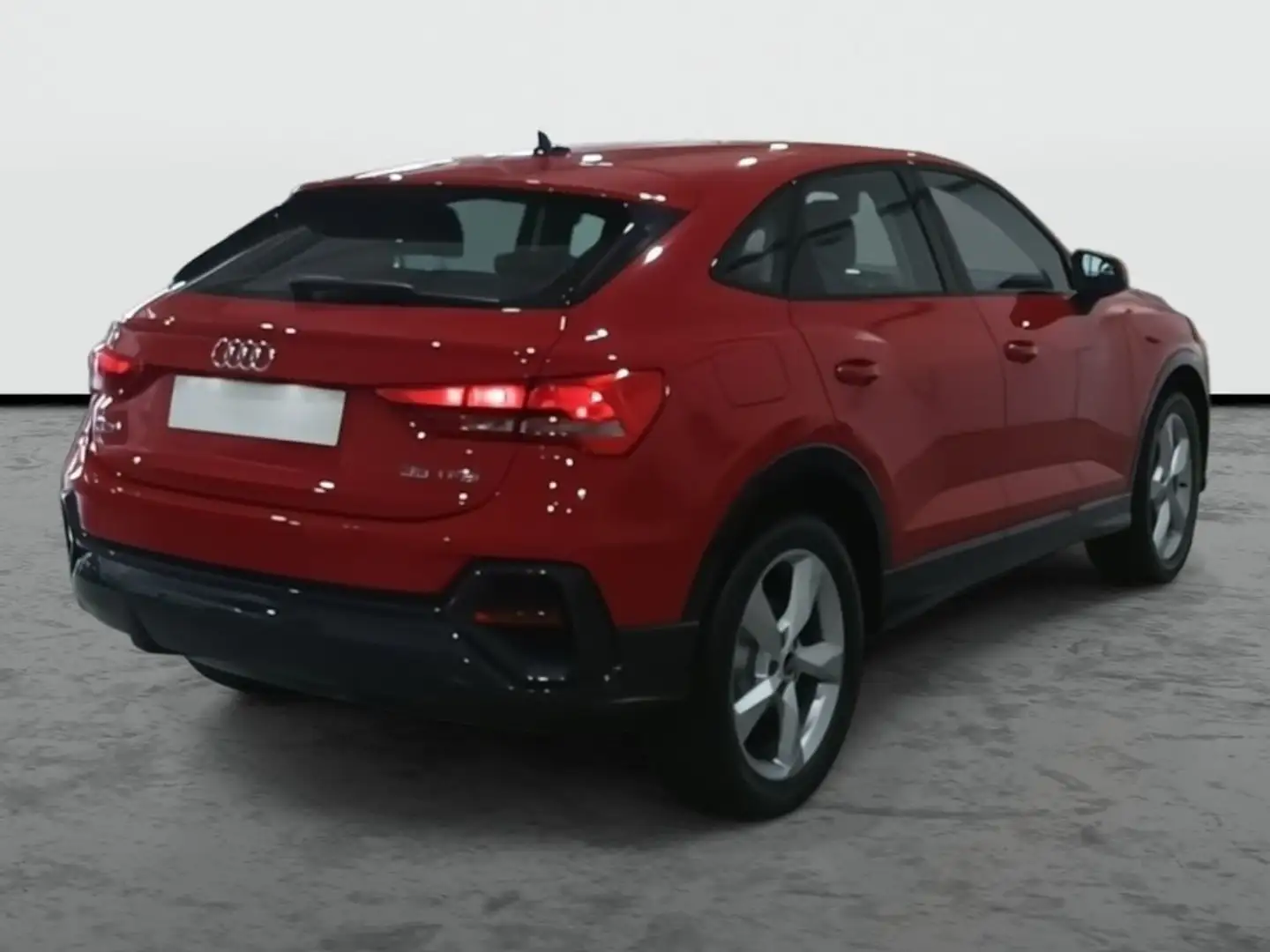 Audi Q3 Sportback Edition 35 TFSI 110 kW (150 CV) S tro Rojo - 2