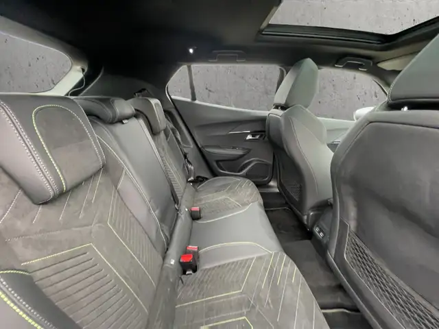 Peugeot 2008 view 14