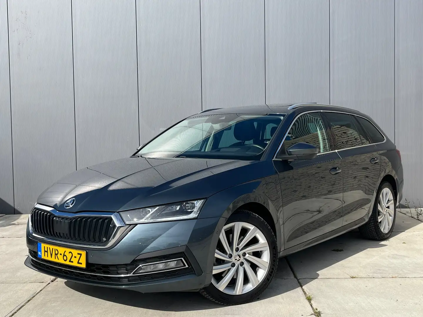 Skoda Octavia Combi 1.4 TSI iV PHEV Business Edition Plus / Pano Grijs - 1