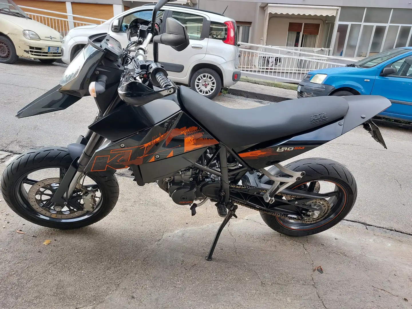 KTM 690 SMC speciale Schwarz - 2