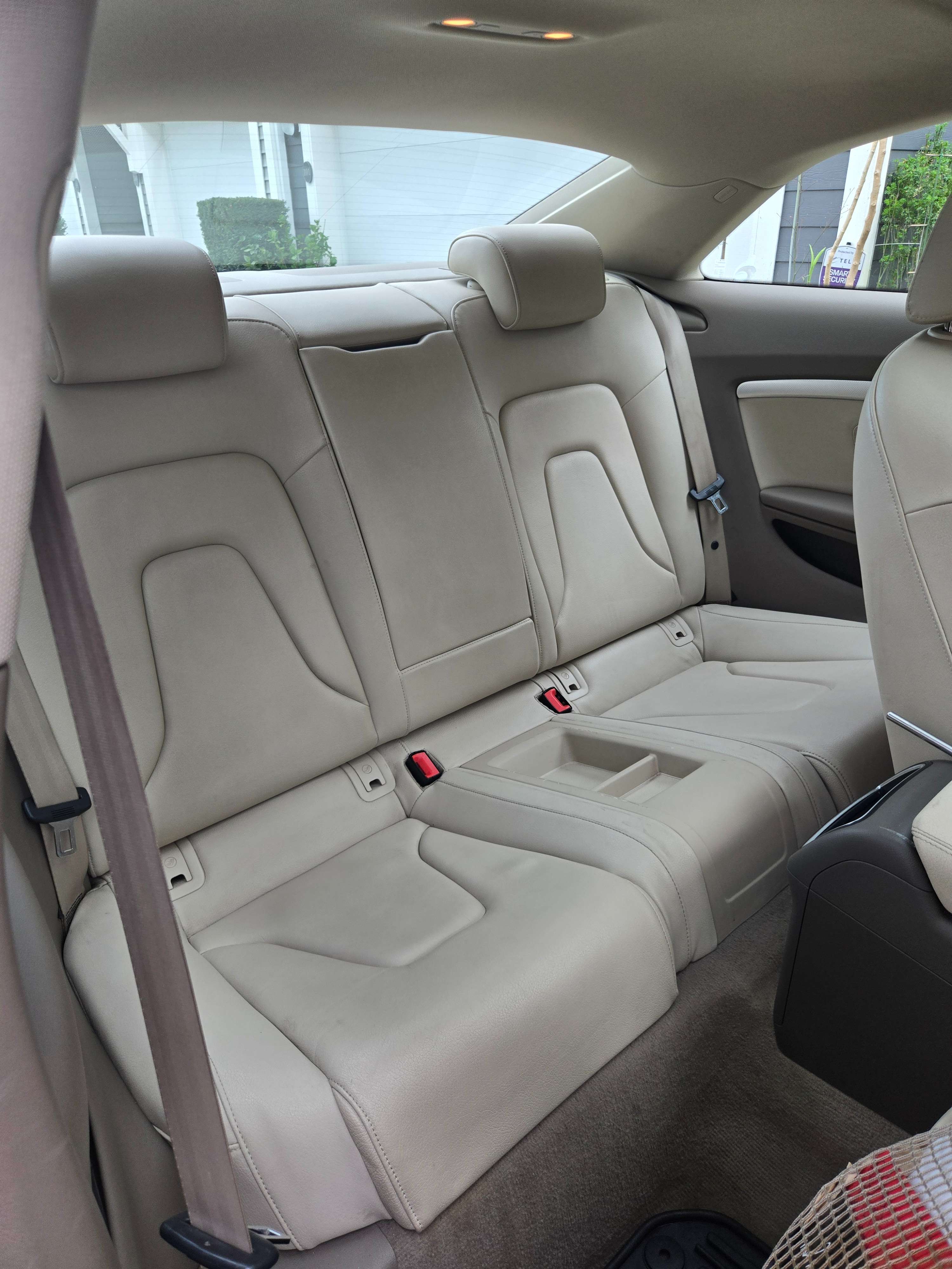 2010 Audi A5 2dr Cpe Man 2.0L thumb 11