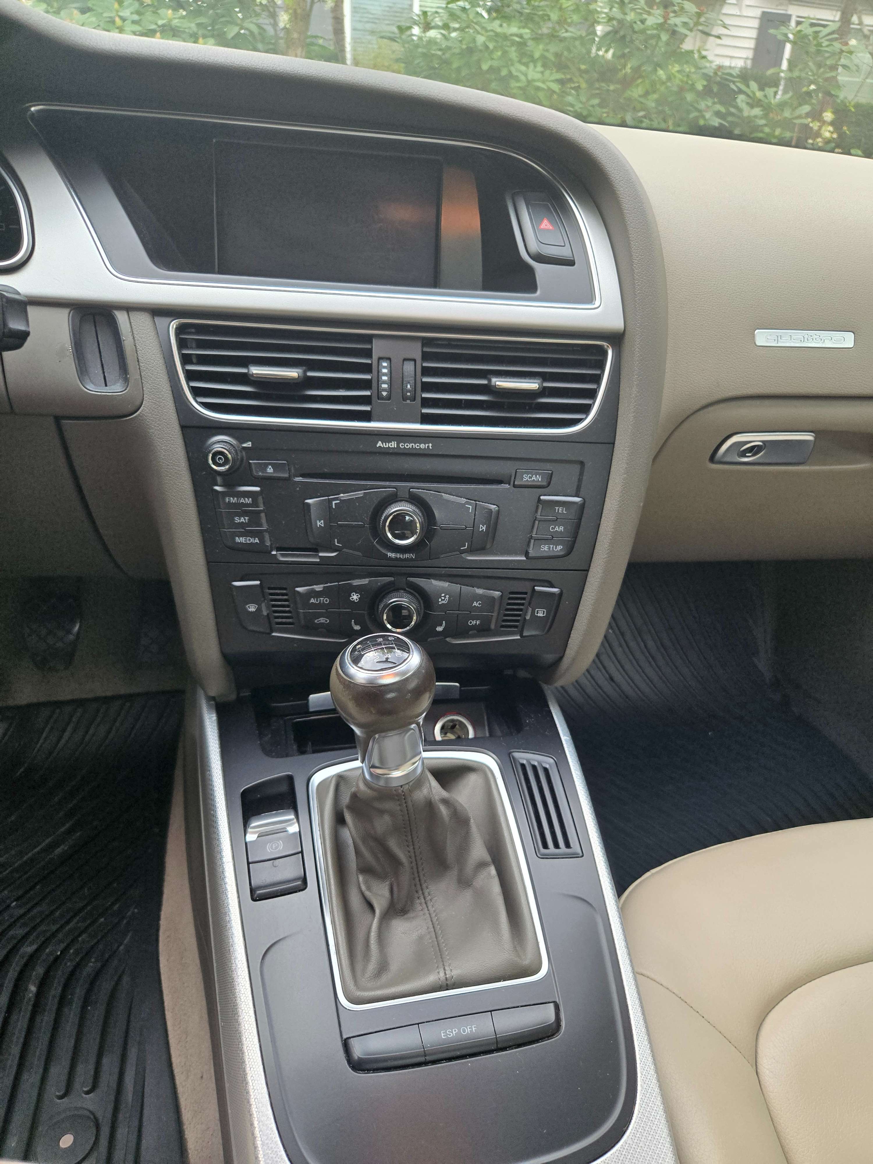 2010 Audi A5 2dr Cpe Man 2.0L thumb 15