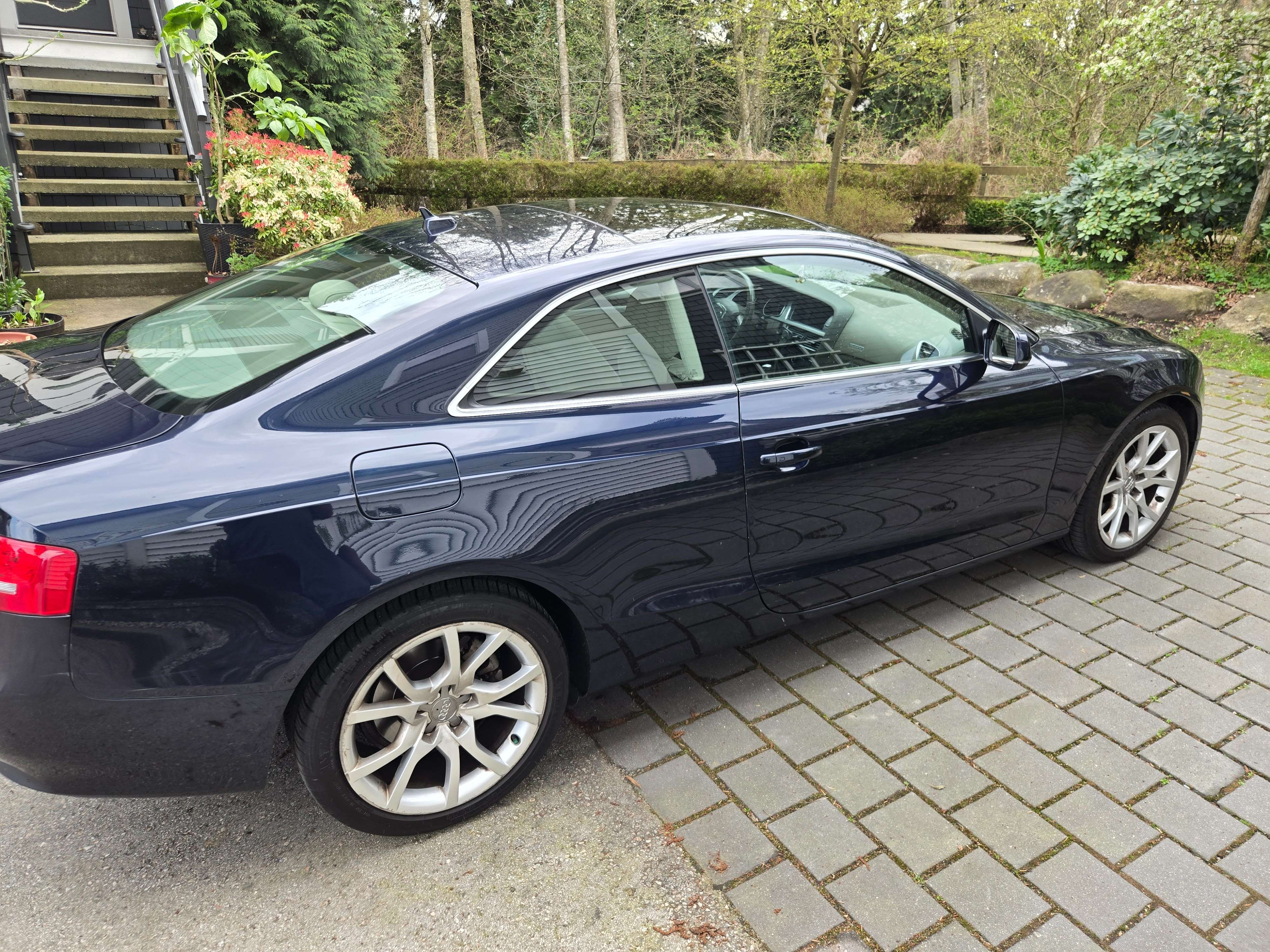 2010 Audi A5 2dr Cpe Man 2.0L thumb 7