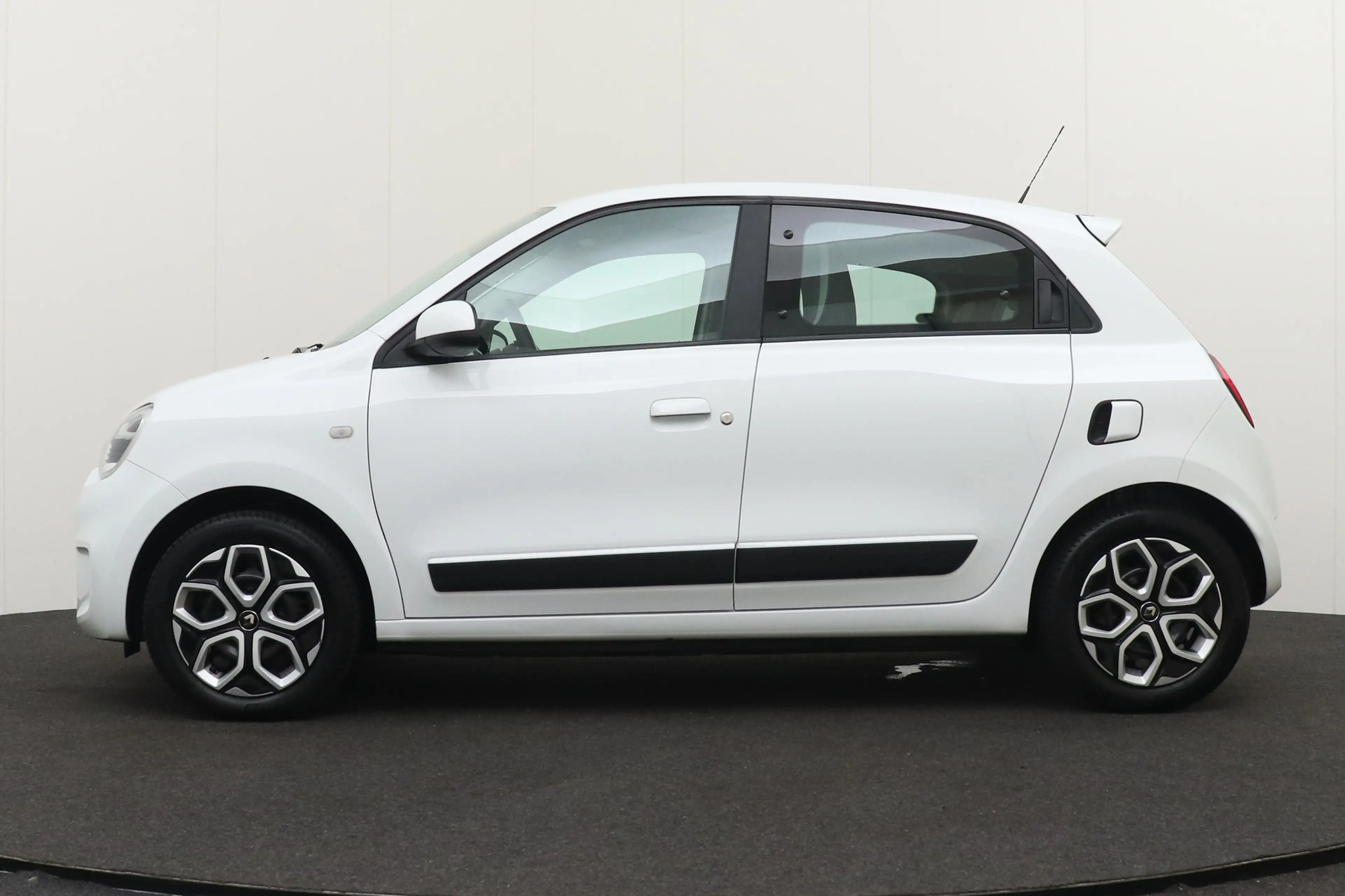Renault Twingo 1.0 74 PK SCe Collection Cruise DAB Bluetooth LED — photo 5