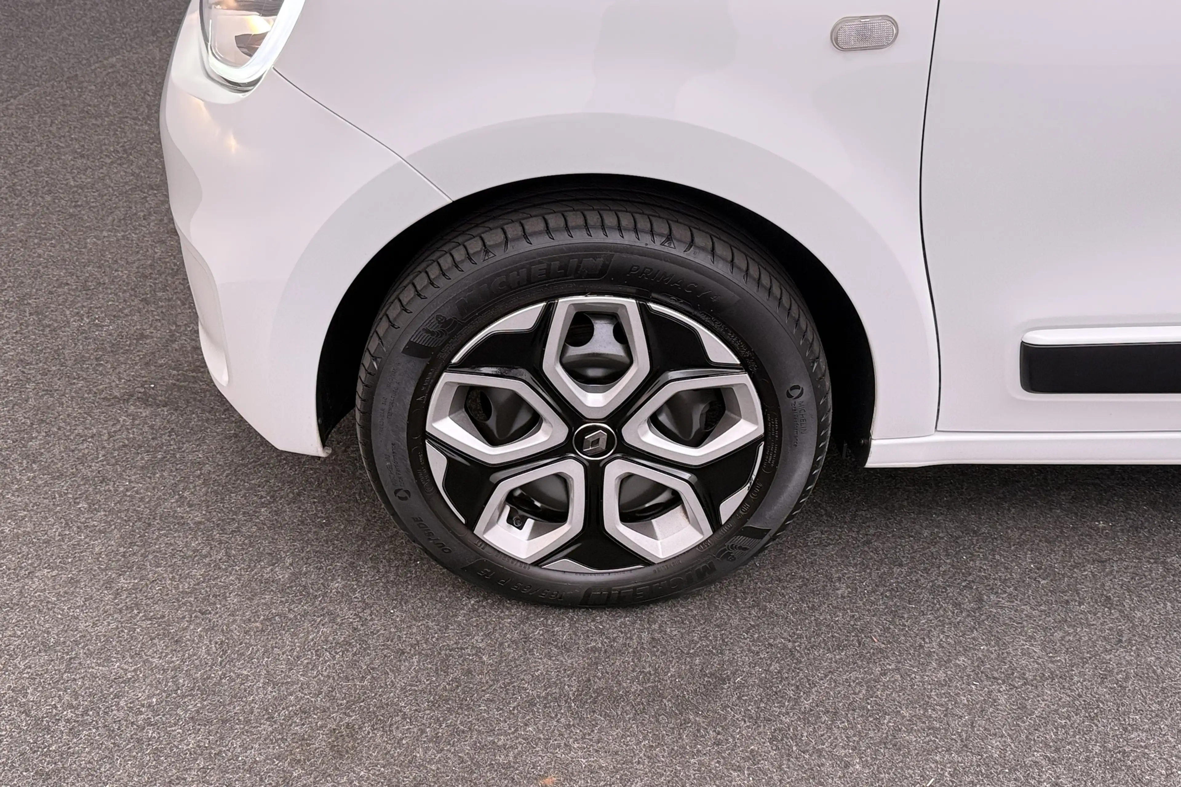 Renault Twingo 1.0 74 PK SCe Collection Cruise DAB Bluetooth LED — photo 7