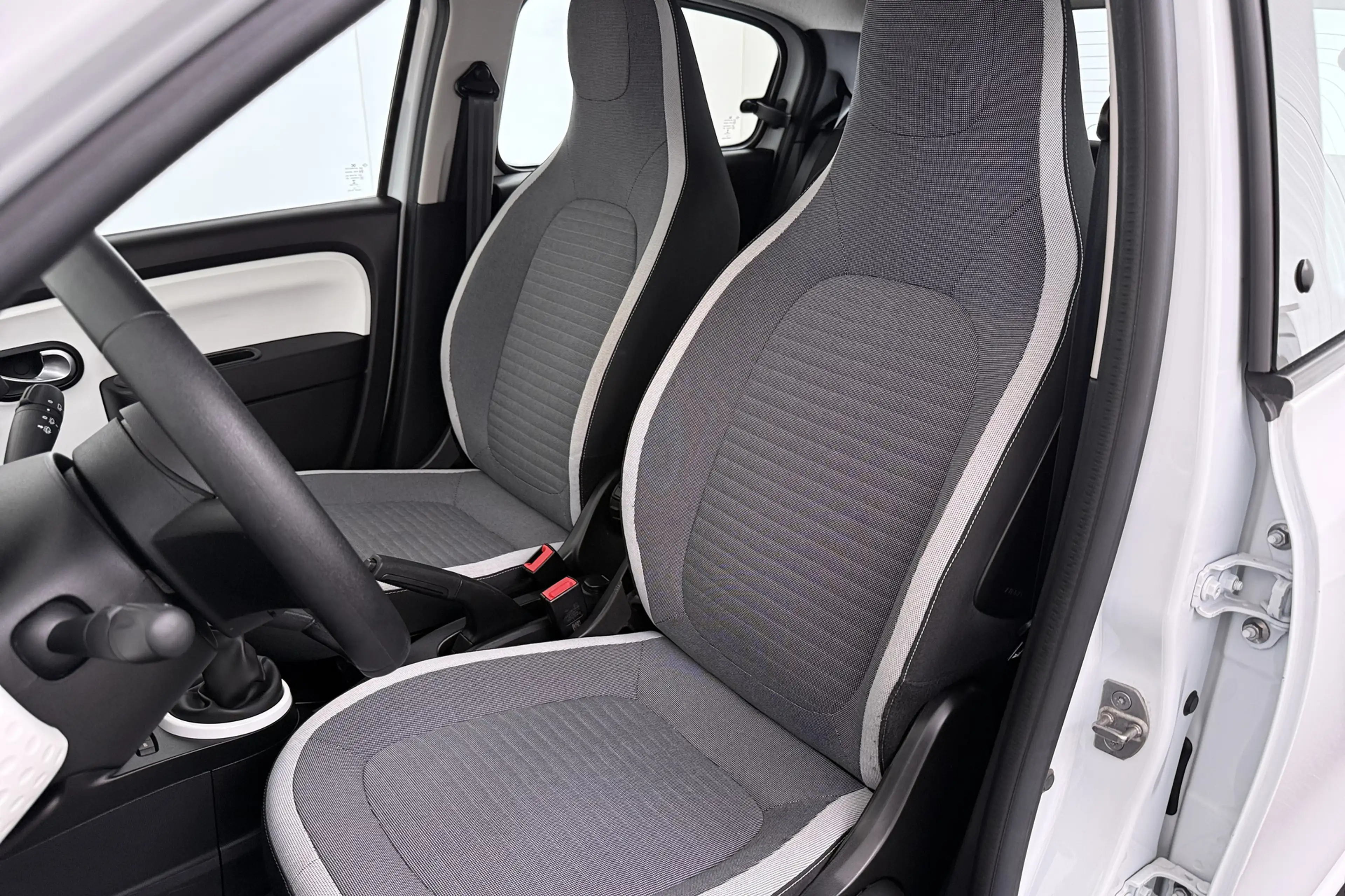 Renault Twingo 1.0 74 PK SCe Collection Cruise DAB Bluetooth LED — photo 9