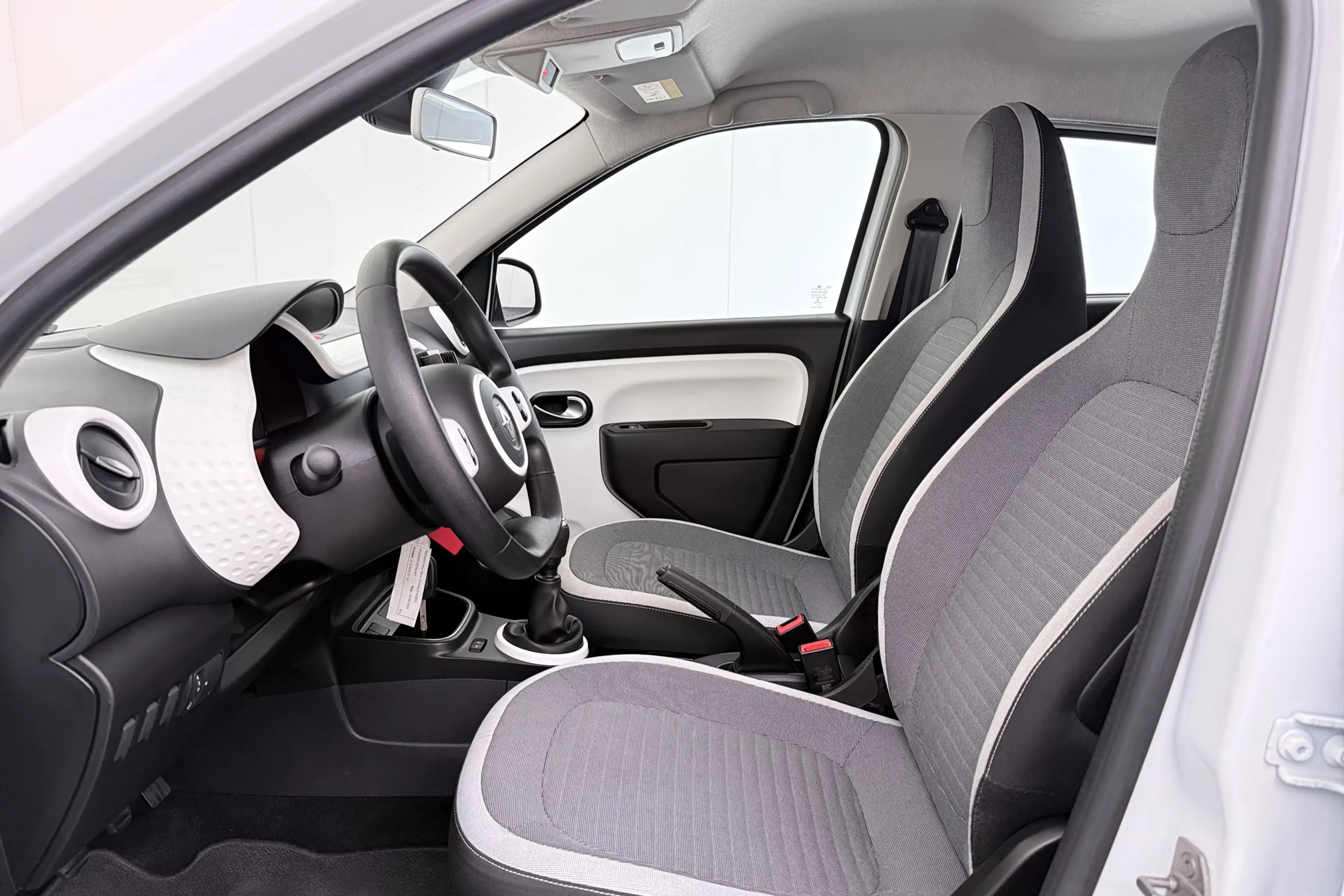Renault Twingo 1.0 74 PK SCe Collection Cruise DAB Bluetooth LED — photo 10