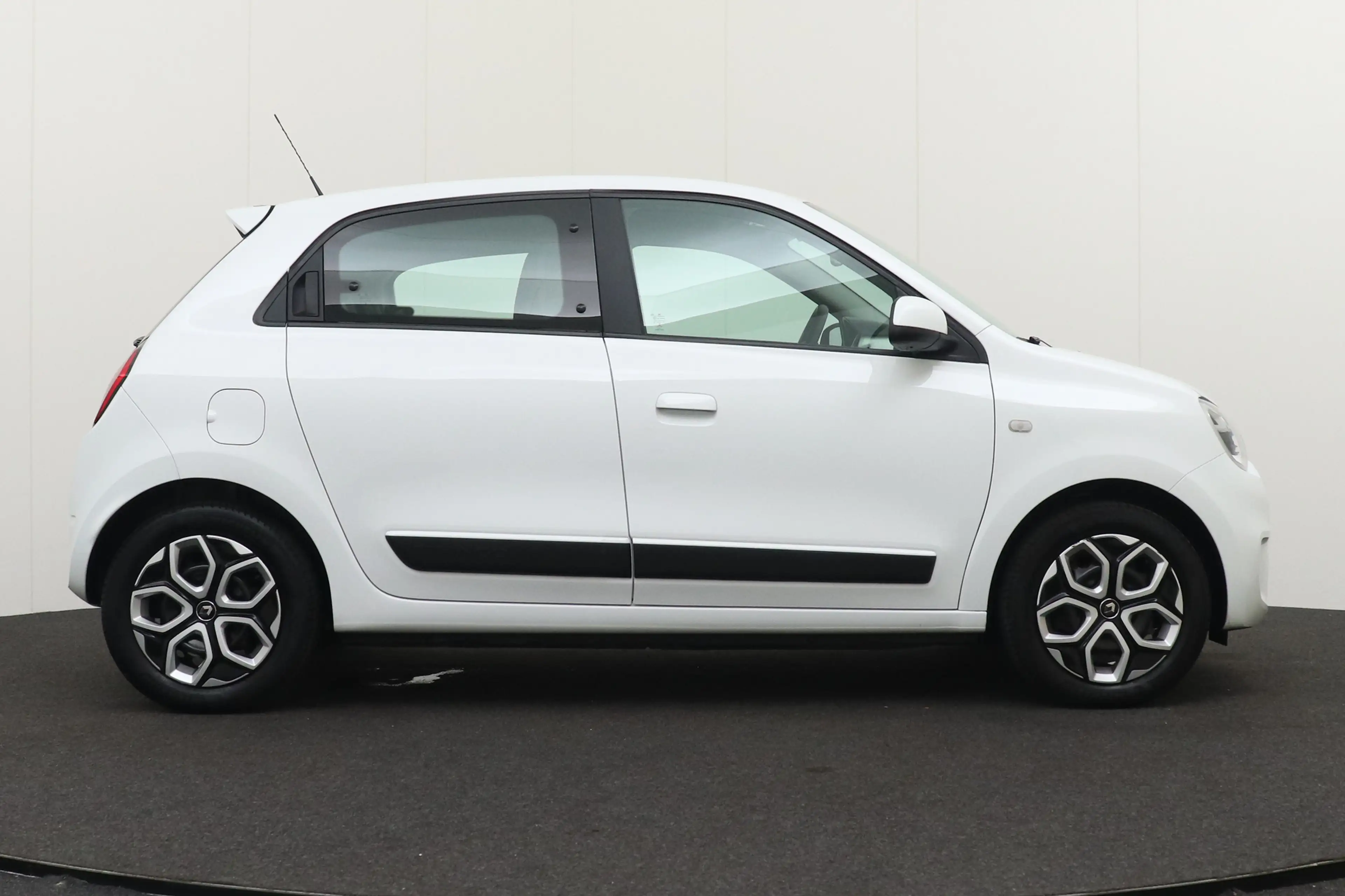 Renault Twingo 1.0 74 PK SCe Collection Cruise DAB Bluetooth LED — photo 6