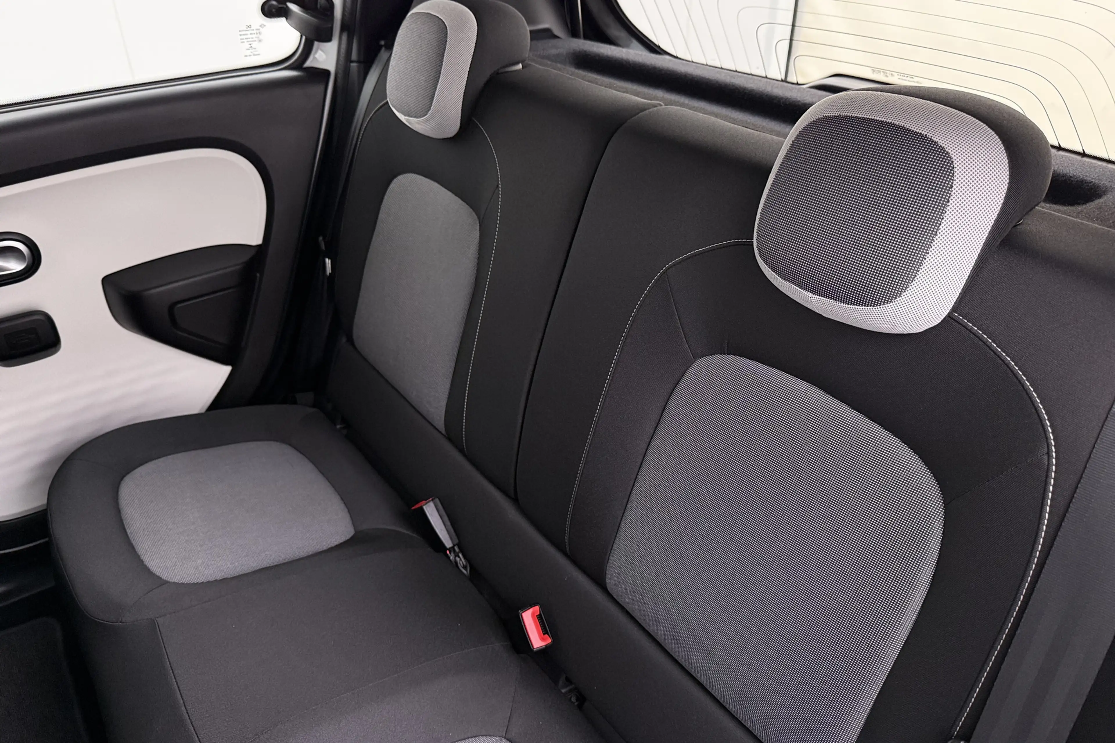 Renault Twingo 1.0 74 PK SCe Collection Cruise DAB Bluetooth LED — photo 11