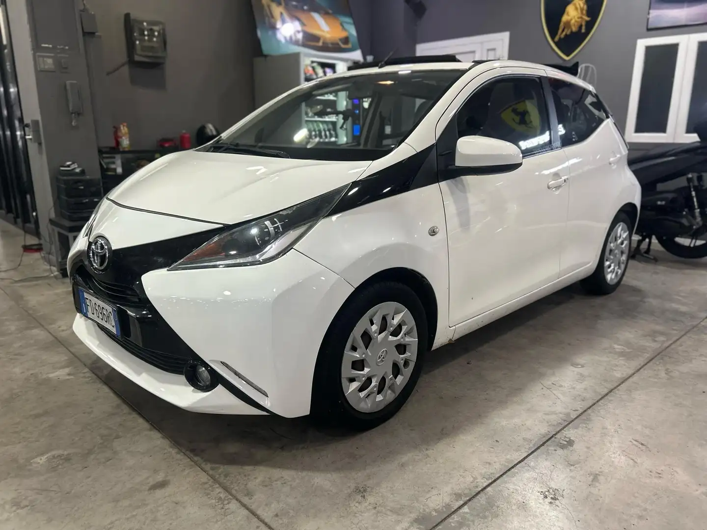 Toyota Aygo Aygo Cabrio II 2014 5p 1.0 x-play my15 Bianco - 2