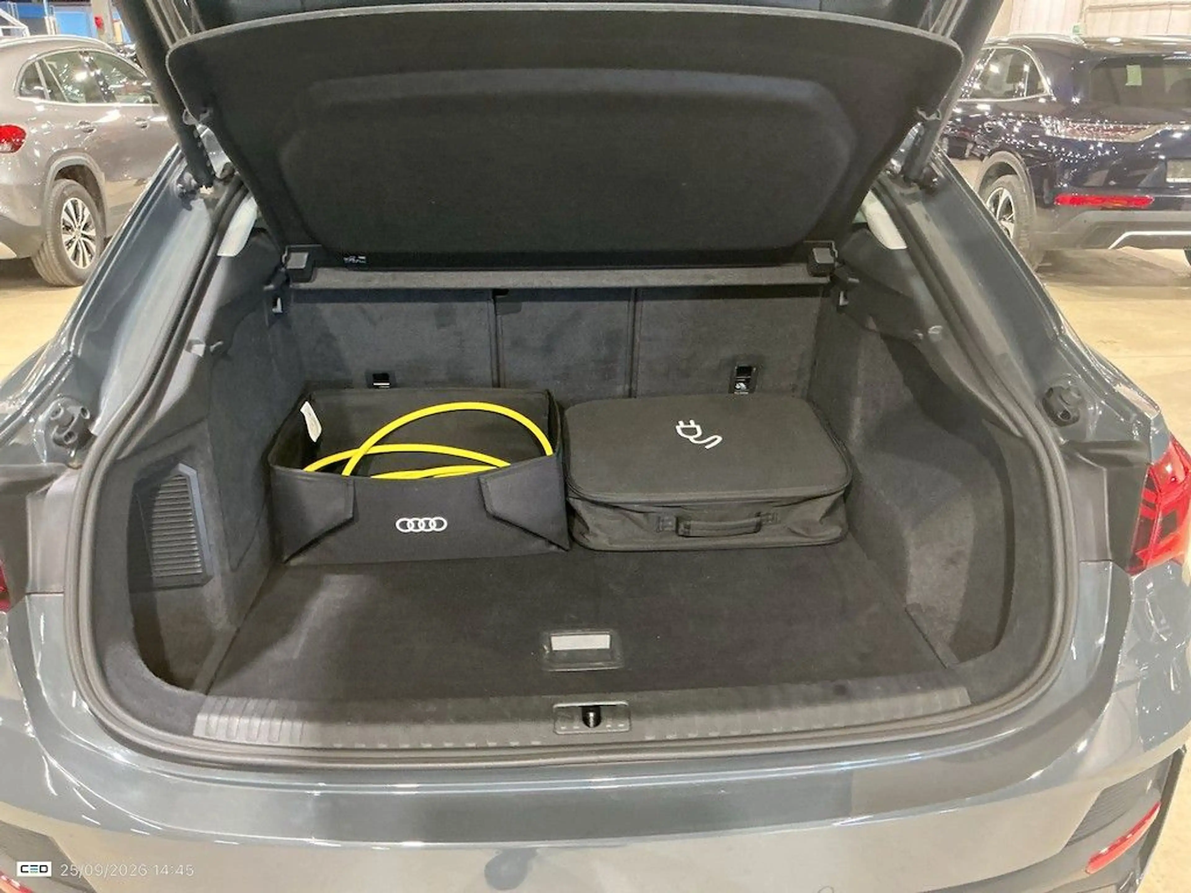 Audi Q3 1.4 45 TFSI E S TRONIC LEDER — photo 12