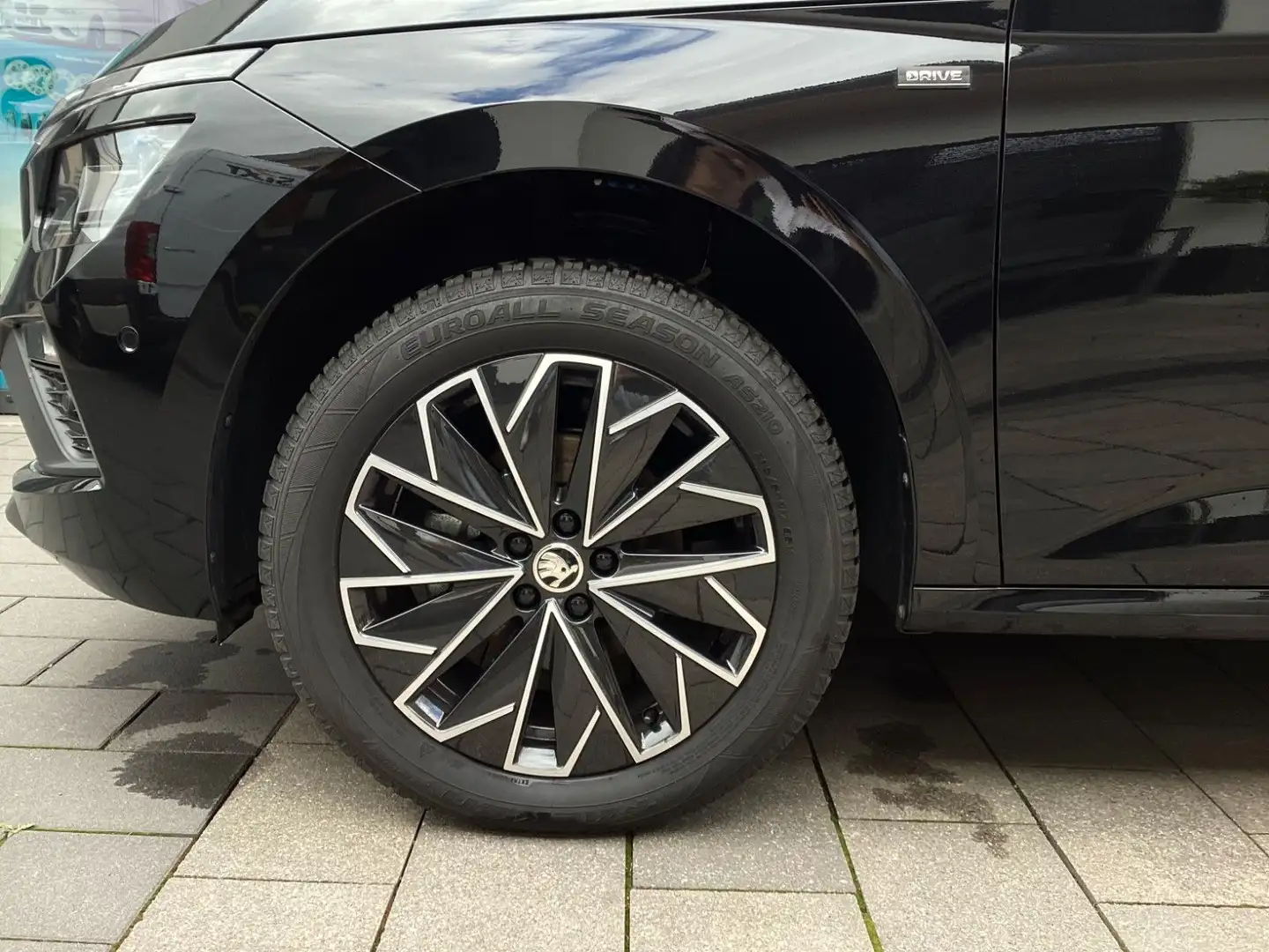Skoda Kamiq 1,0 TSI DSG Selection AHK+LED+Kamera Noir - 2