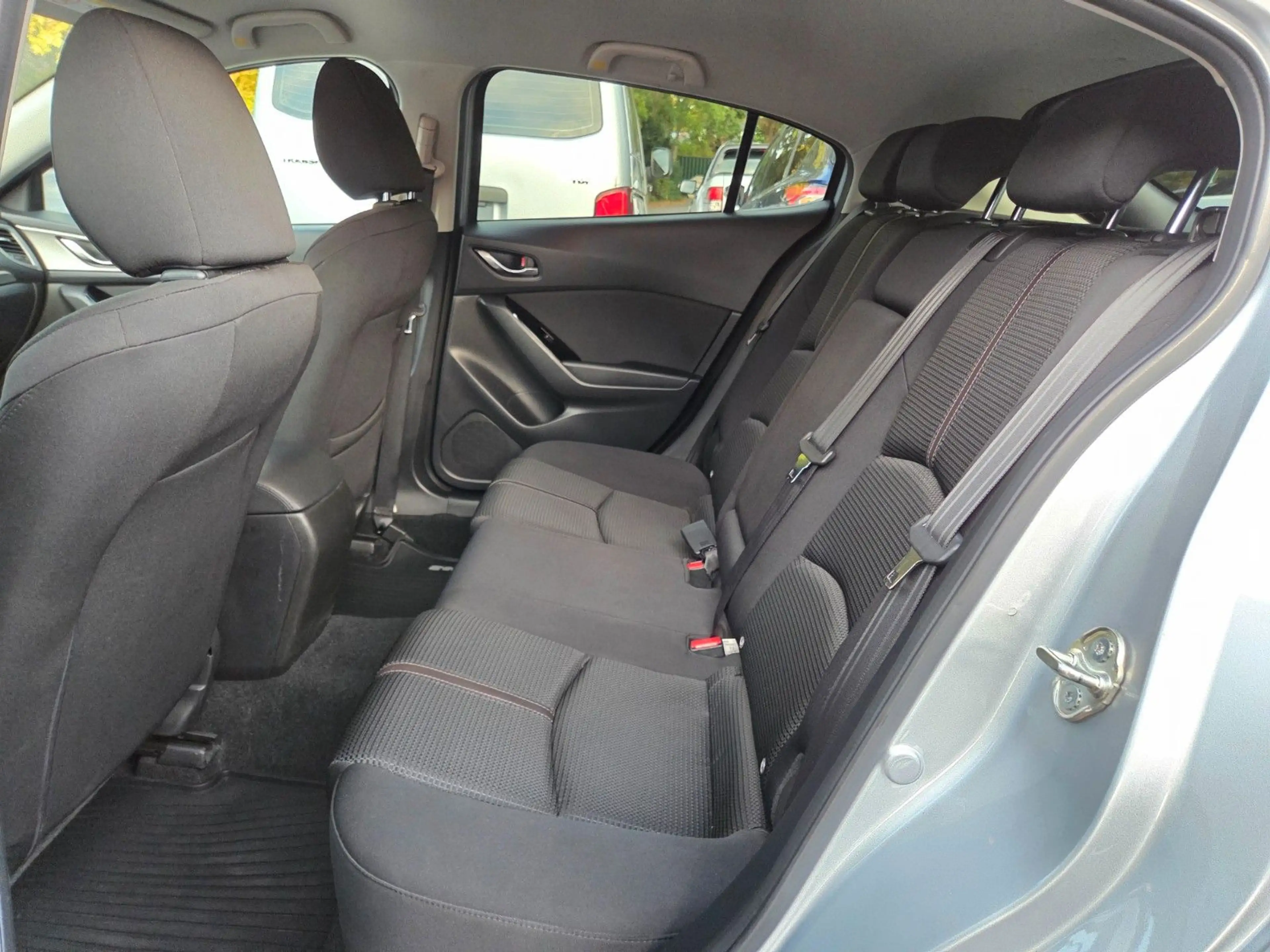 Mazda 3 Limo 2.0 SKYACTIV-G Exclusive-Line +AUTOMATIK+ — photo 11