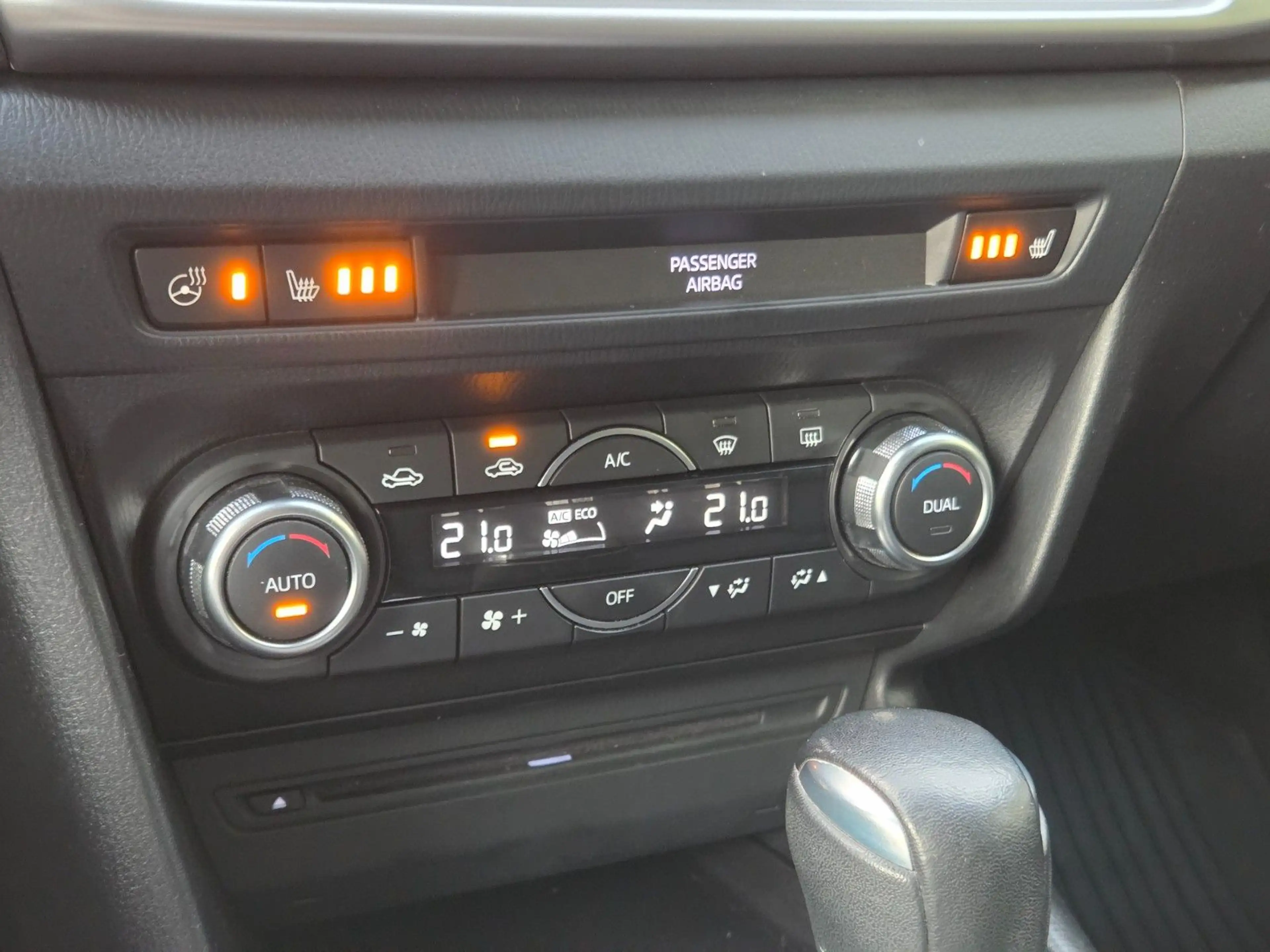 Mazda 3 Limo 2.0 SKYACTIV-G Exclusive-Line +AUTOMATIK+ — photo 19