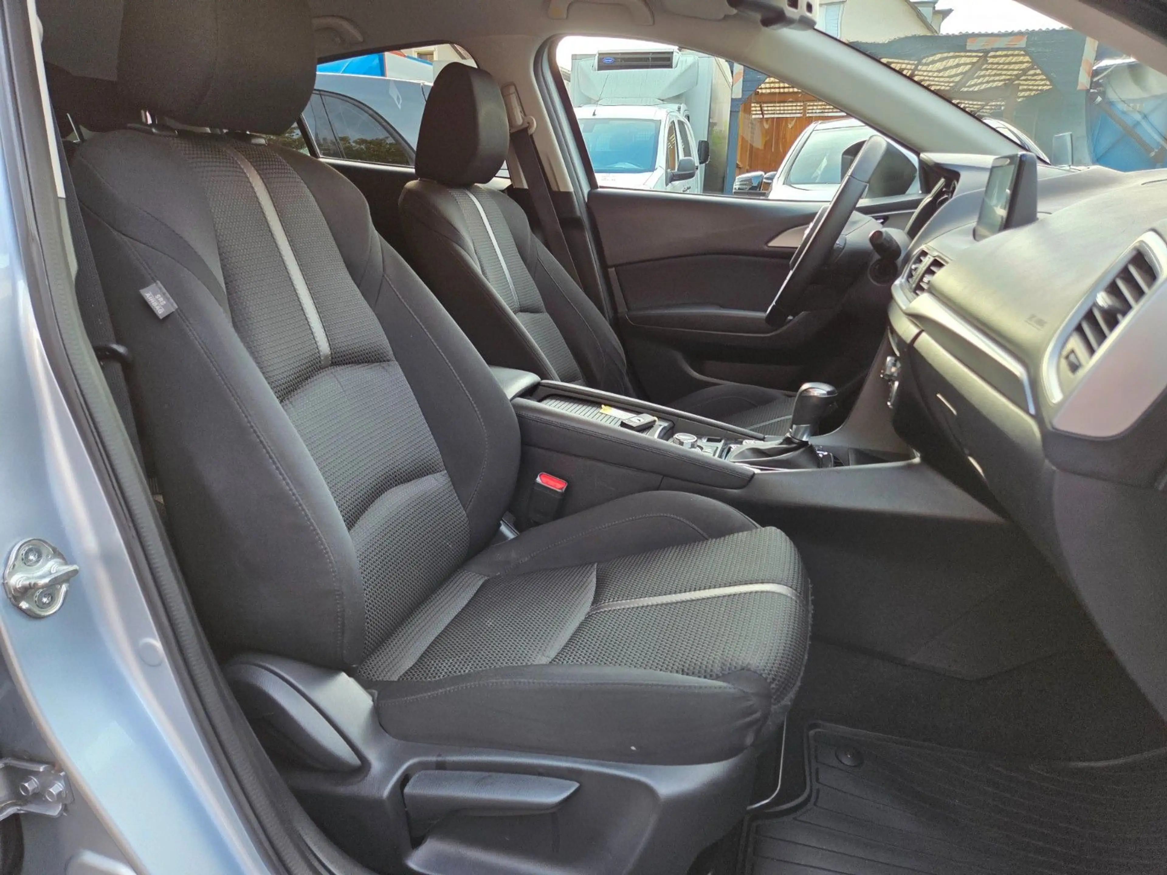 Mazda 3 Limo 2.0 SKYACTIV-G Exclusive-Line +AUTOMATIK+ — photo 13