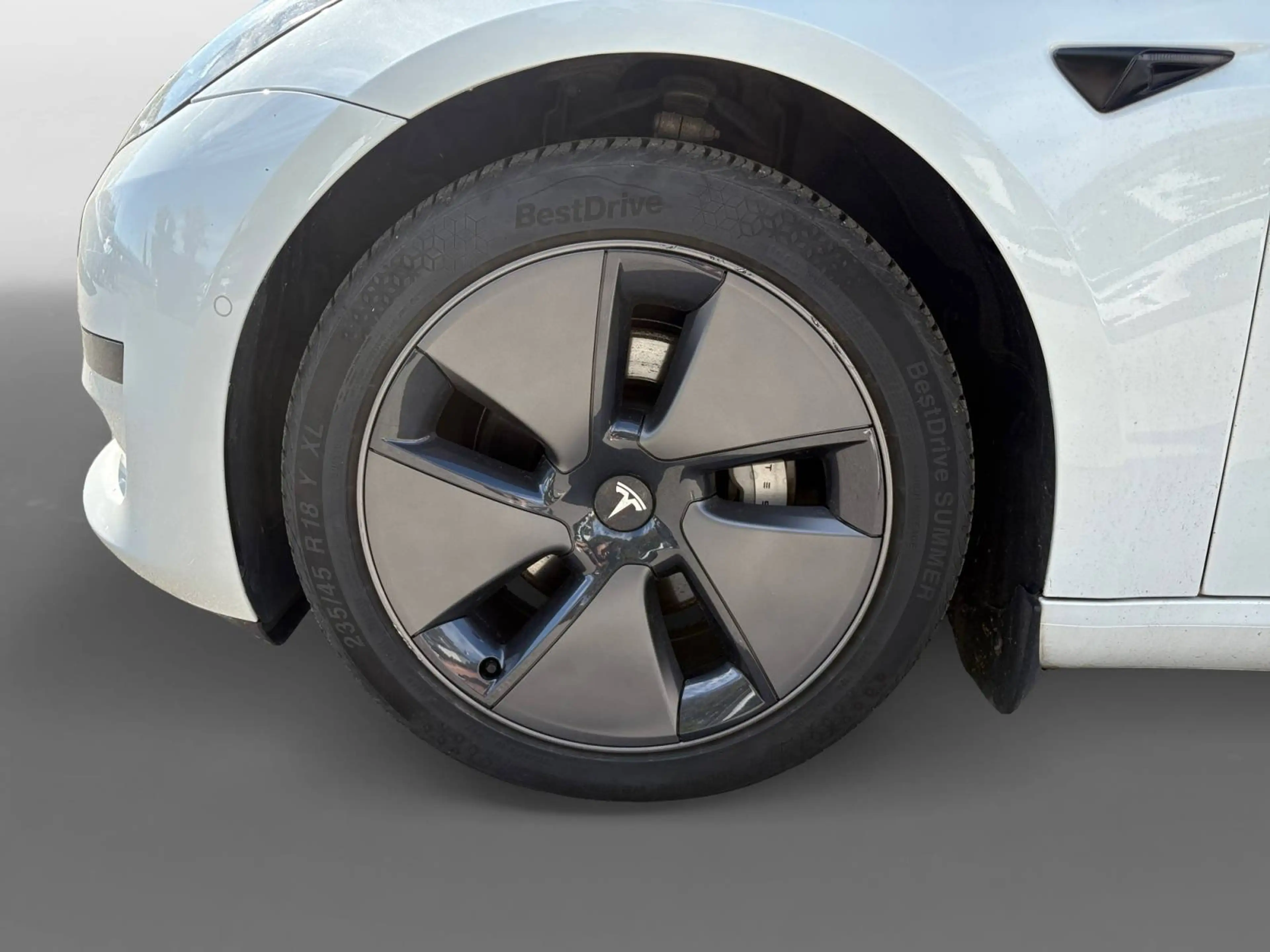 Tesla Model 3 Basis RWD — photo 9