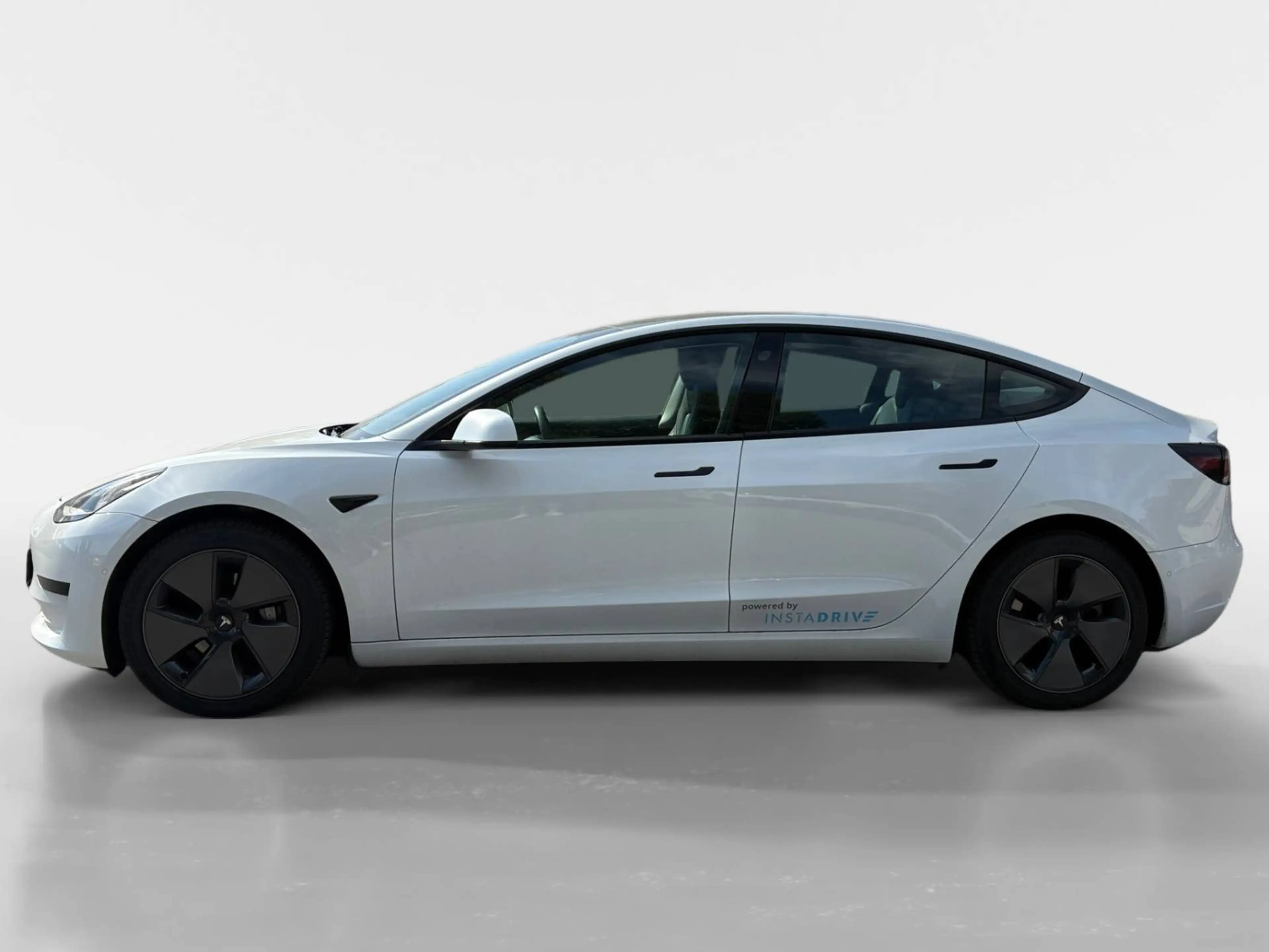 Tesla Model 3 Basis RWD — photo 2