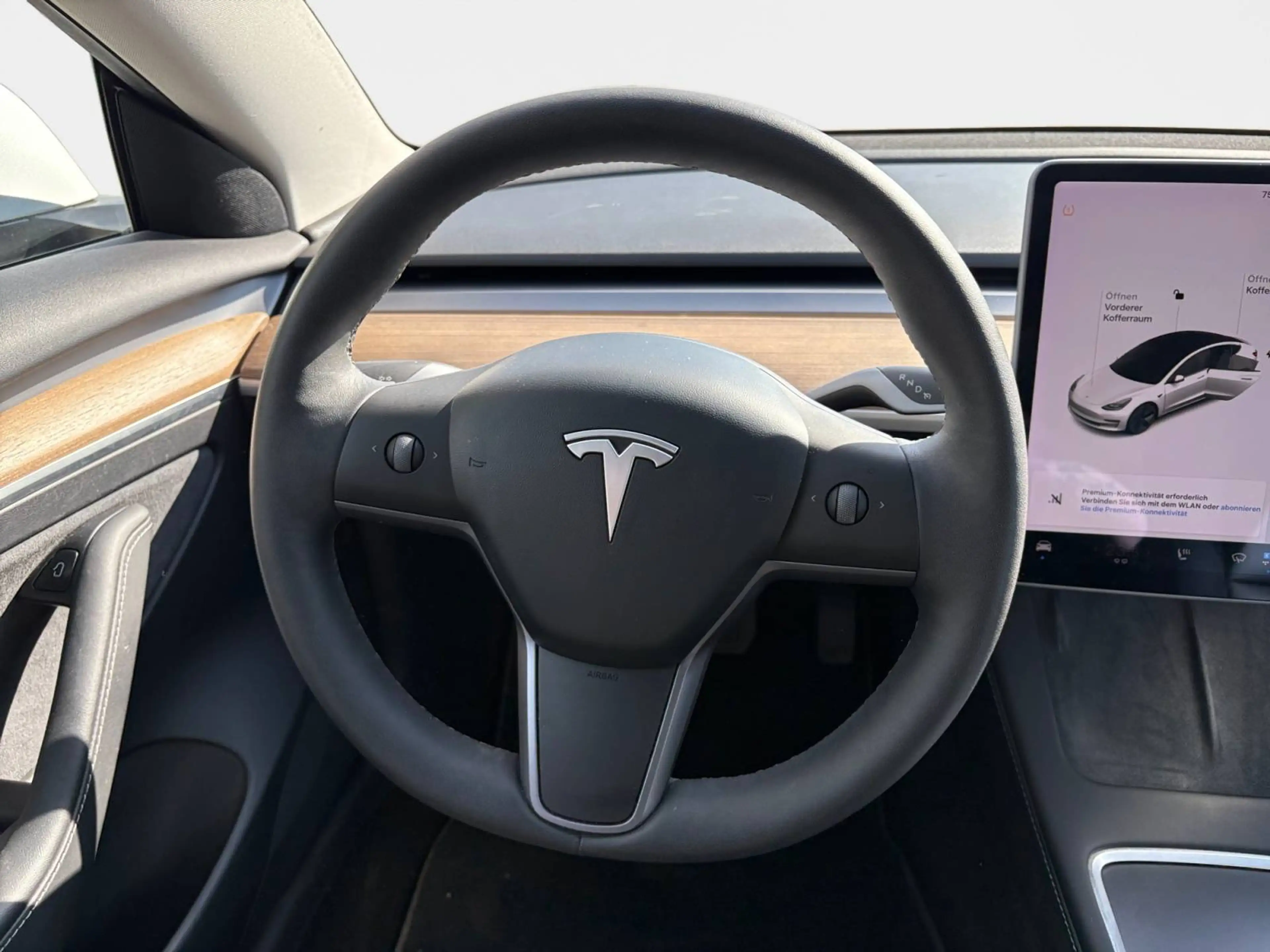 Tesla Model 3 Basis RWD — photo 13
