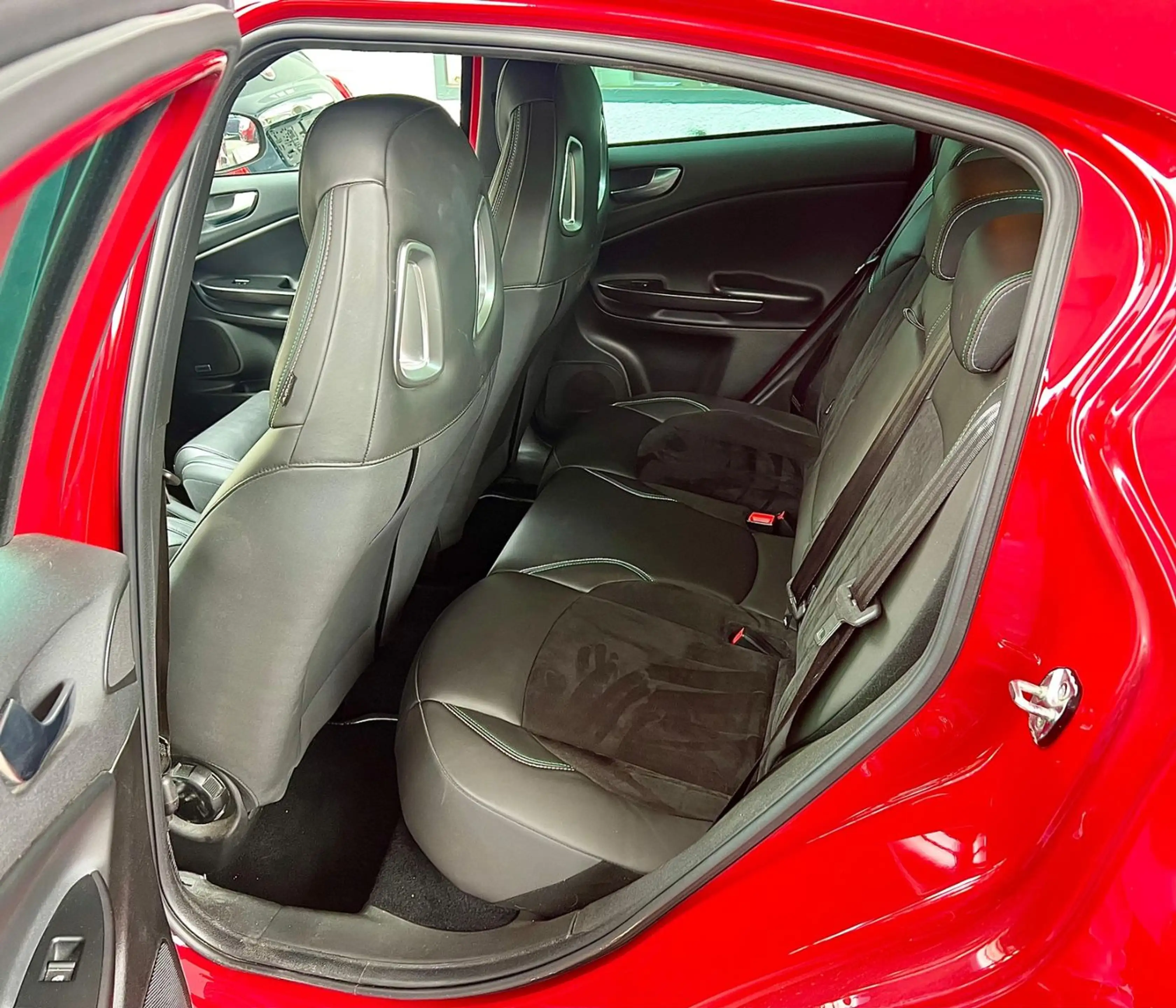 Alfa Romeo Giulietta Quadrifoglio Verde *19ZOLL*RAGAZZON* — photo 9