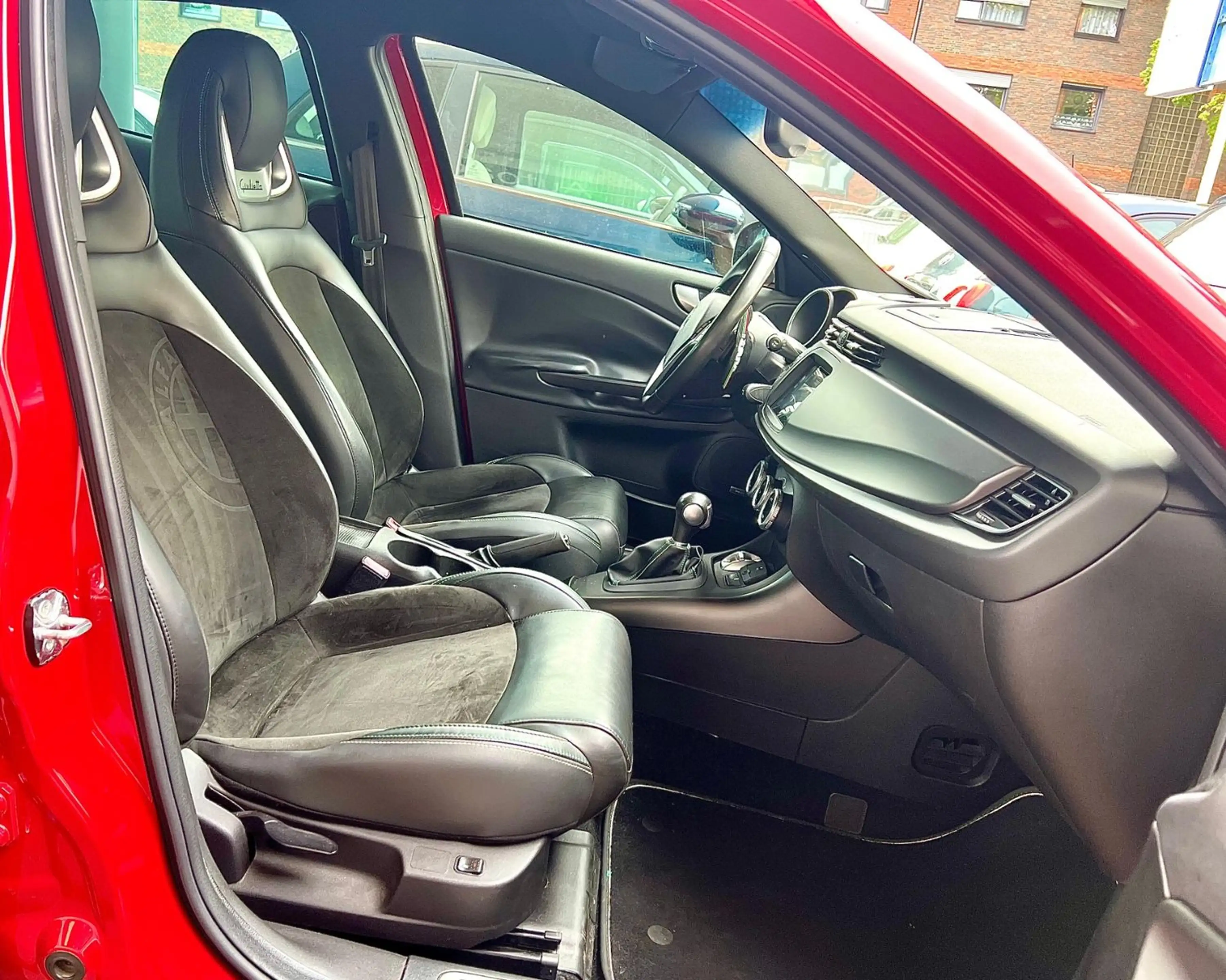 Alfa Romeo Giulietta Quadrifoglio Verde *19ZOLL*RAGAZZON* — photo 8