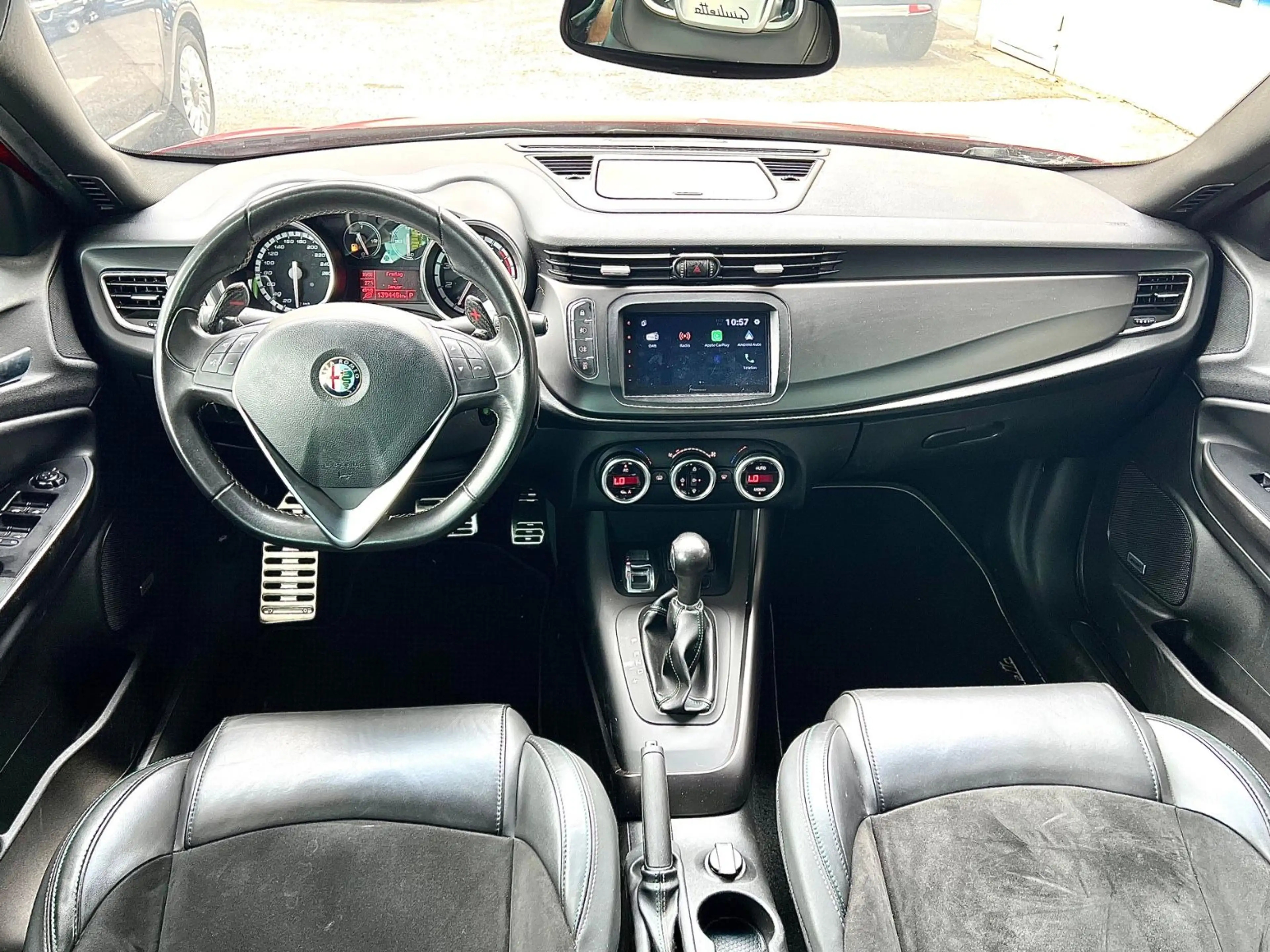 Alfa Romeo Giulietta Quadrifoglio Verde *19ZOLL*RAGAZZON* — photo 11
