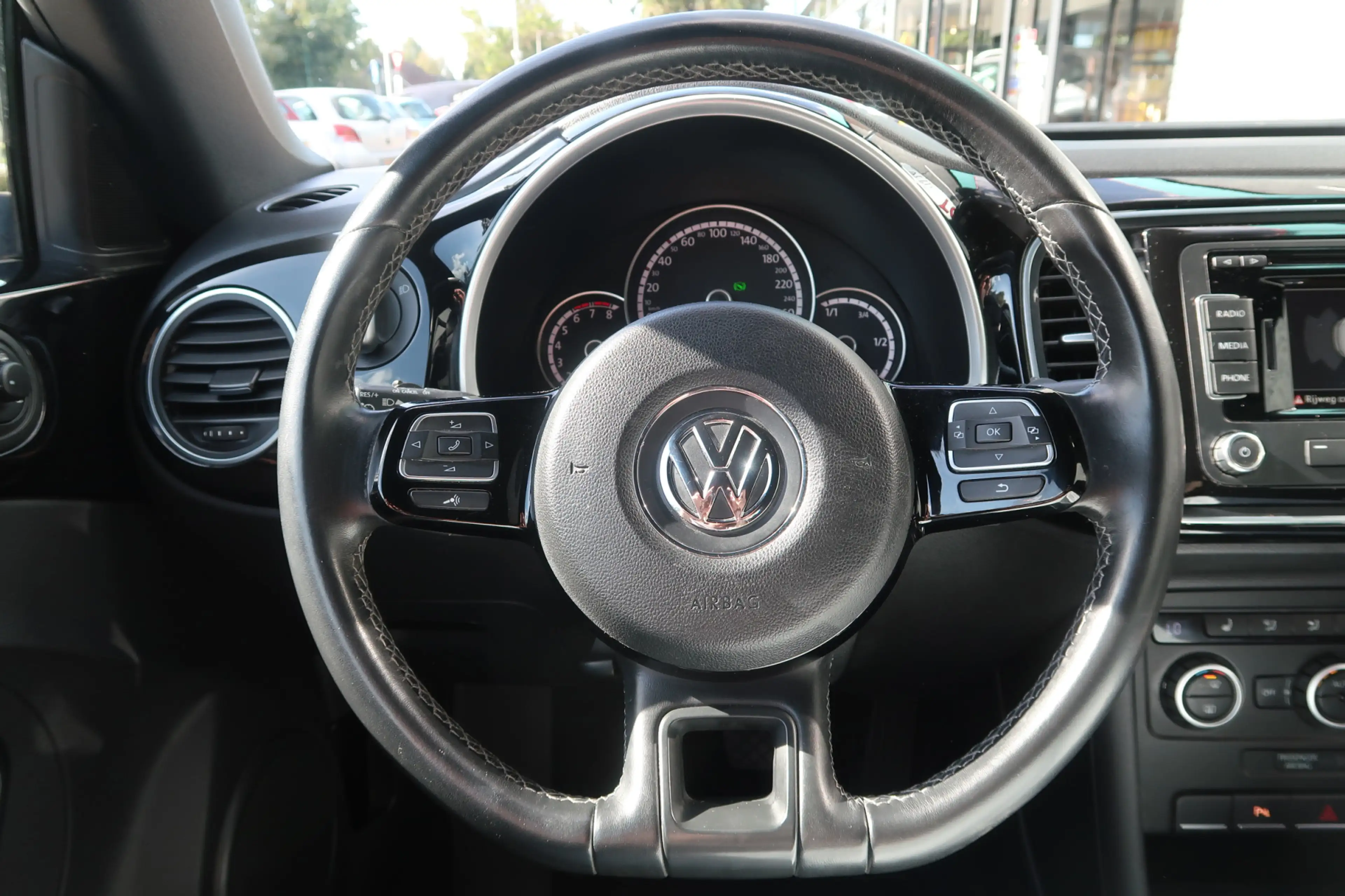 Volkswagen Beetle Cabriolet 1.2 TSI Design Bij ons bedrijf in onderh — photo 31