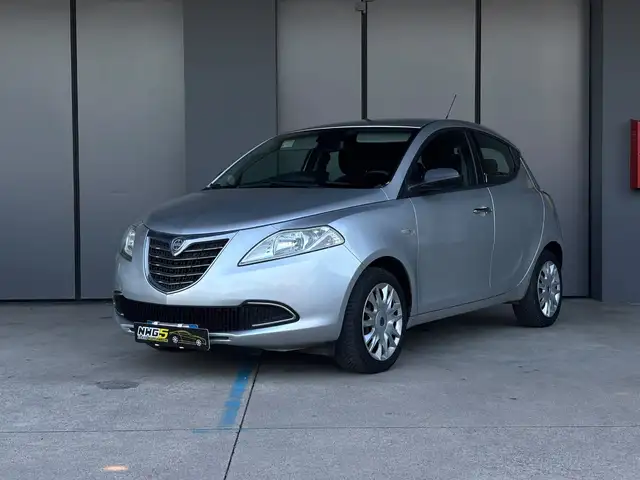 Lancia Ypsilon view 2