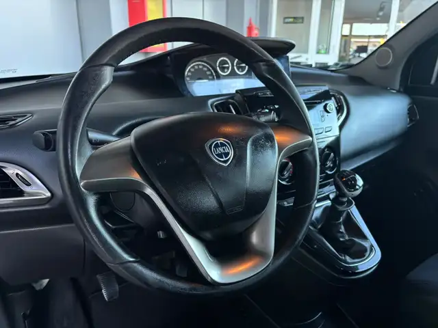 Lancia Ypsilon view 15