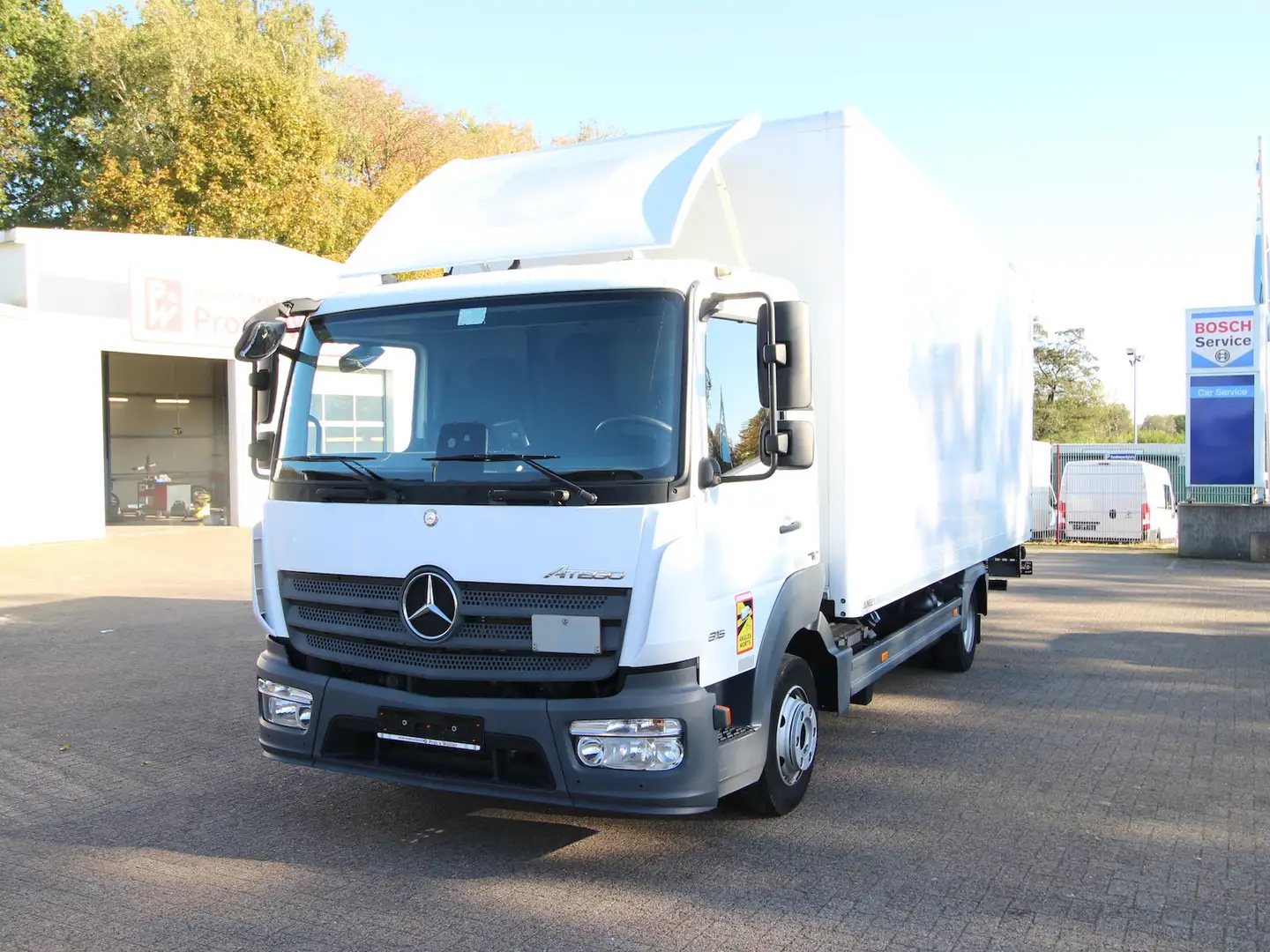 Mercedes-Benz Atego 816 Koffer mit LBW+KLIMA+TEMPOMAT+KAMERA Weiß - 2