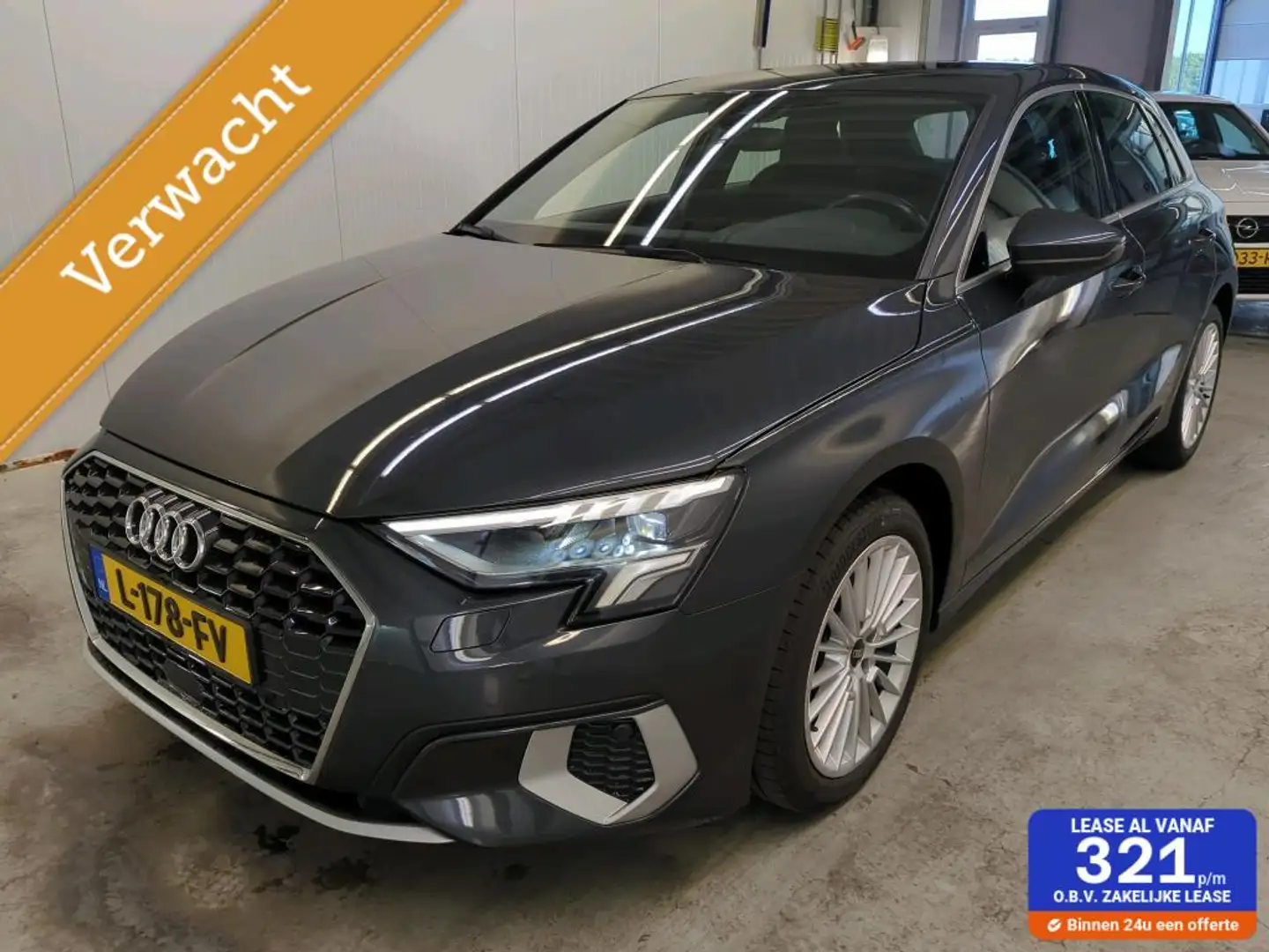 Audi A3 Sportback 35 TFSI Business edition | Navigatie | L Grijs - 1