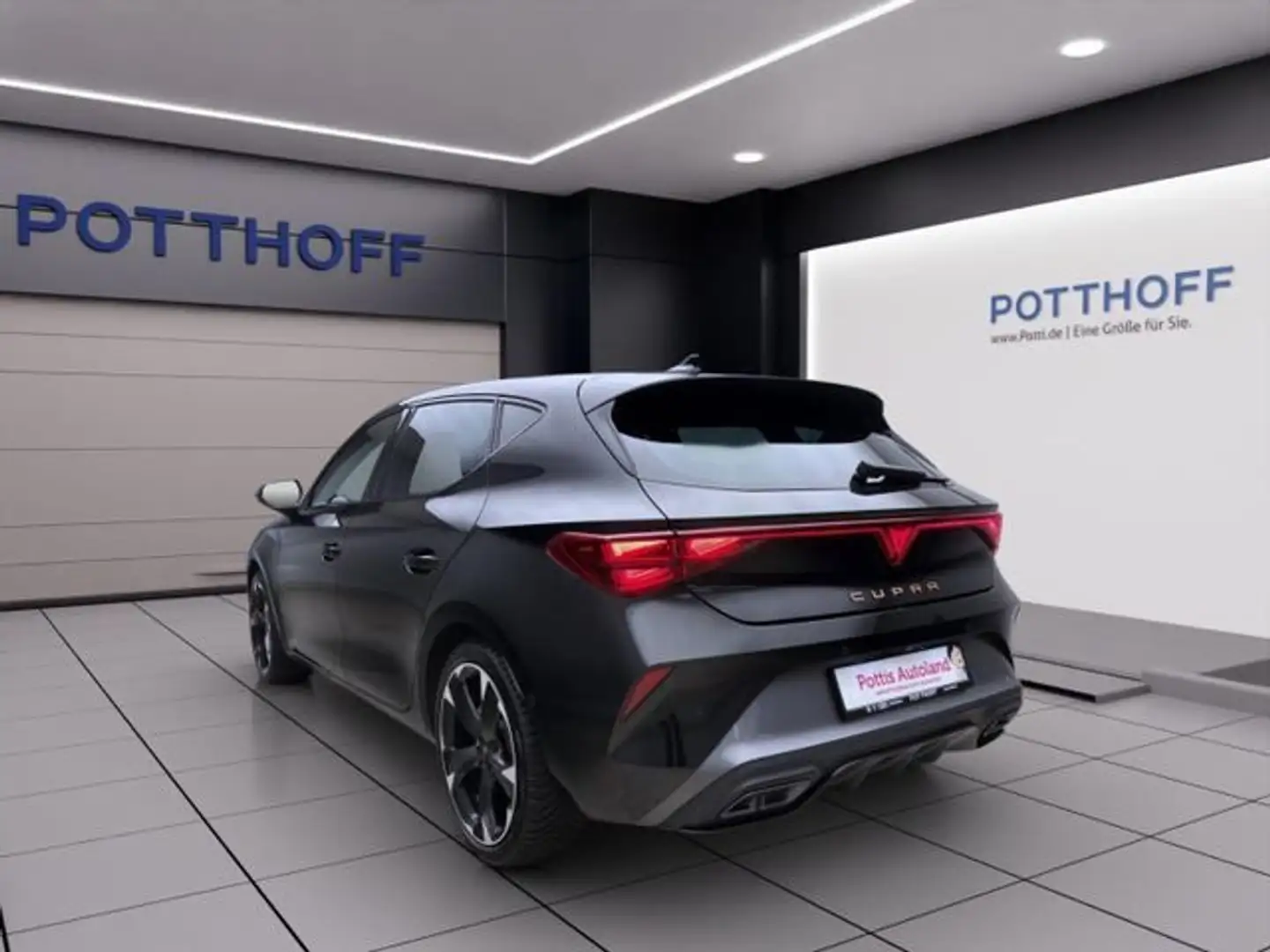 CUPRA Leon 1.5 eTSI DSG NAVI KAMERA PDC SITZHZG LED Schwarz - 2