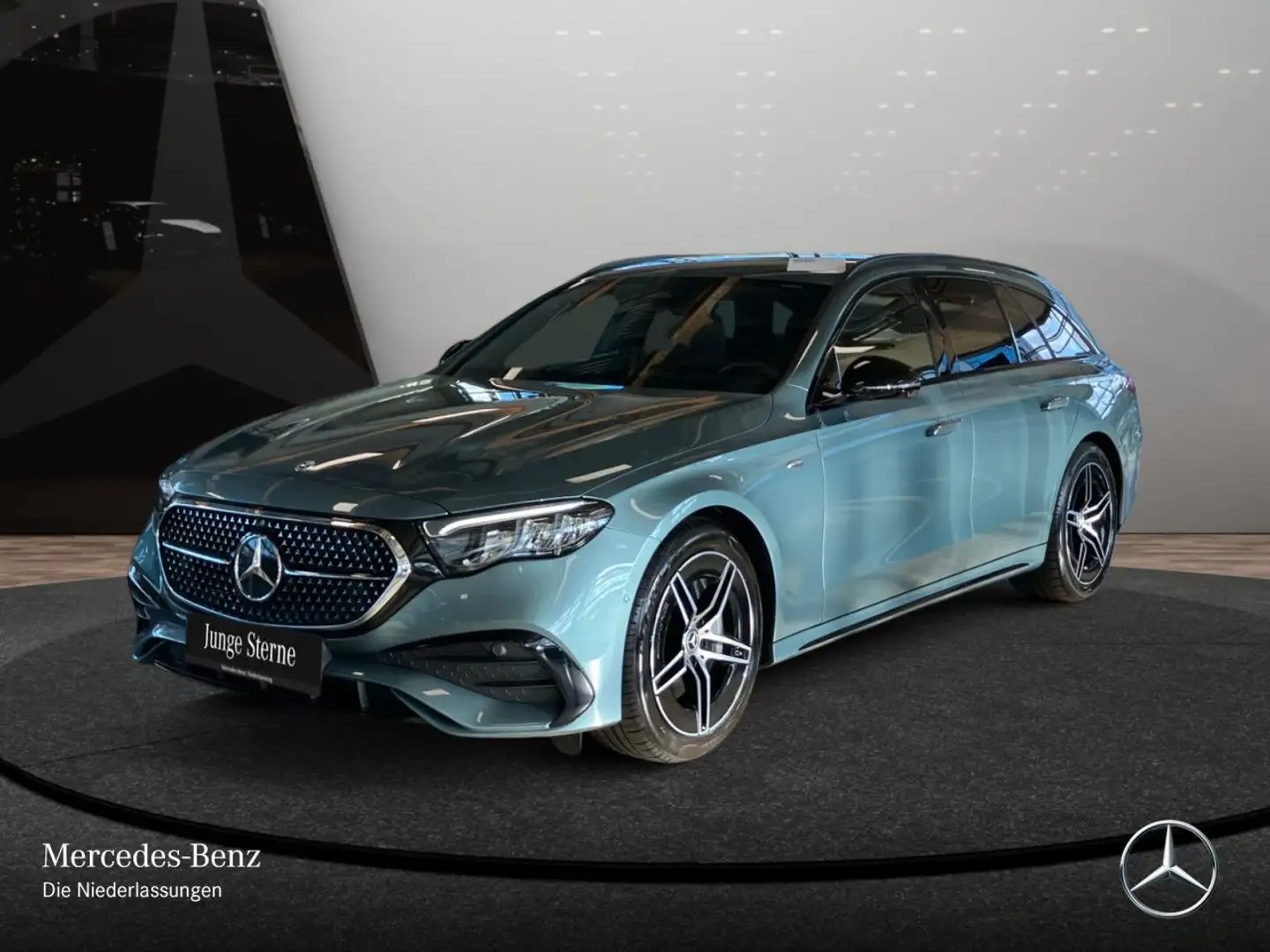 Mercedes-Benz E 300 e T Hybrid AMG 360° Distr. LED AHK Night PTS Silber - 2