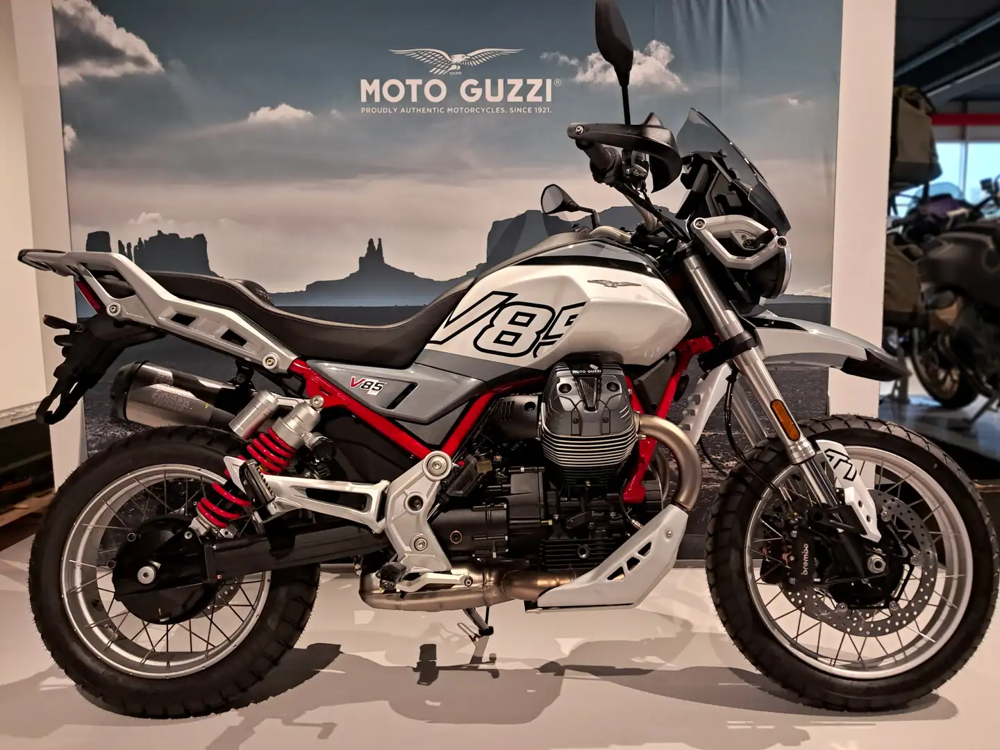 Moto Guzzi V 85 TT Grigio Tombora Grigio - 1