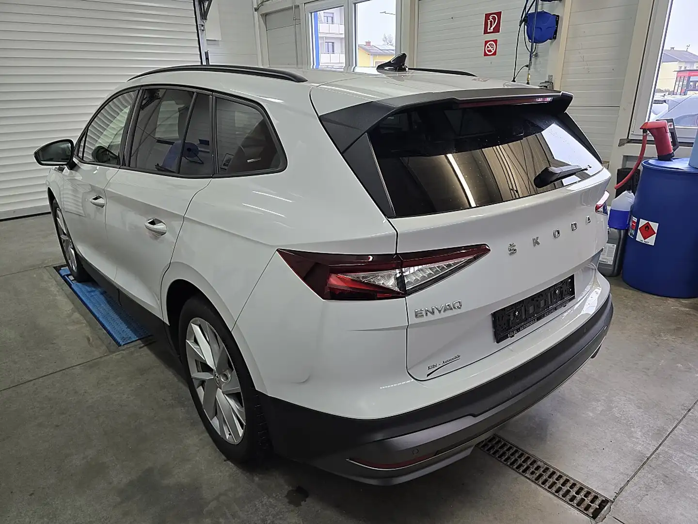 Skoda Enyaq iV 60 62kWh Blanc - 2
