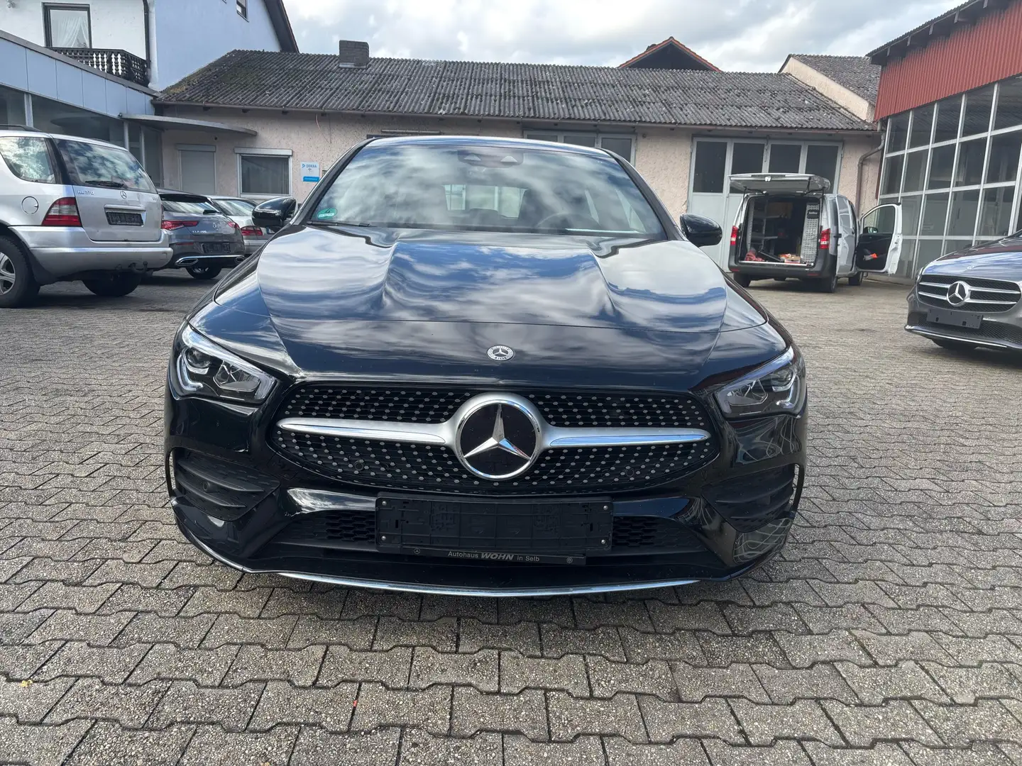 Mercedes-Benz CLA 200 Shooting Brake 7G-DCT AMG Line Negro - 2