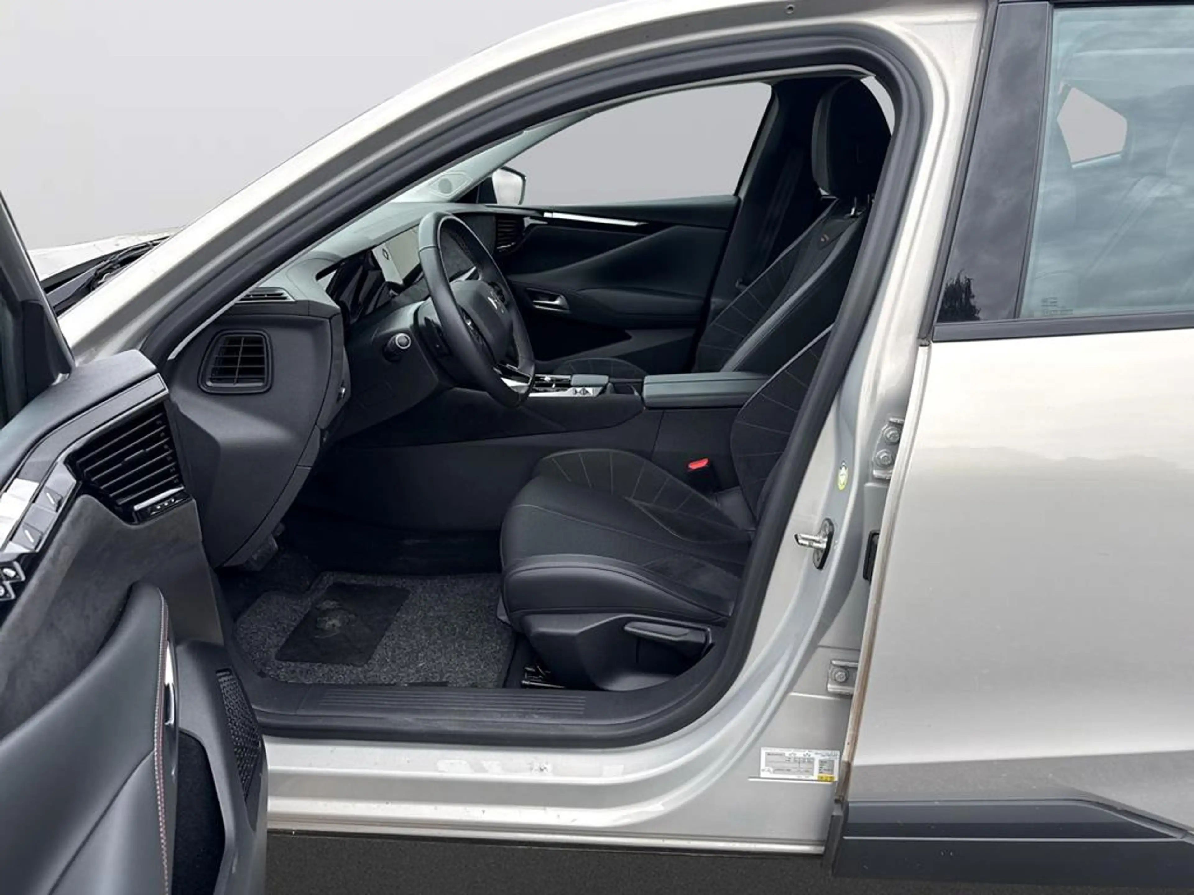 DS Automobiles DS 4 Performance Line — photo 12
