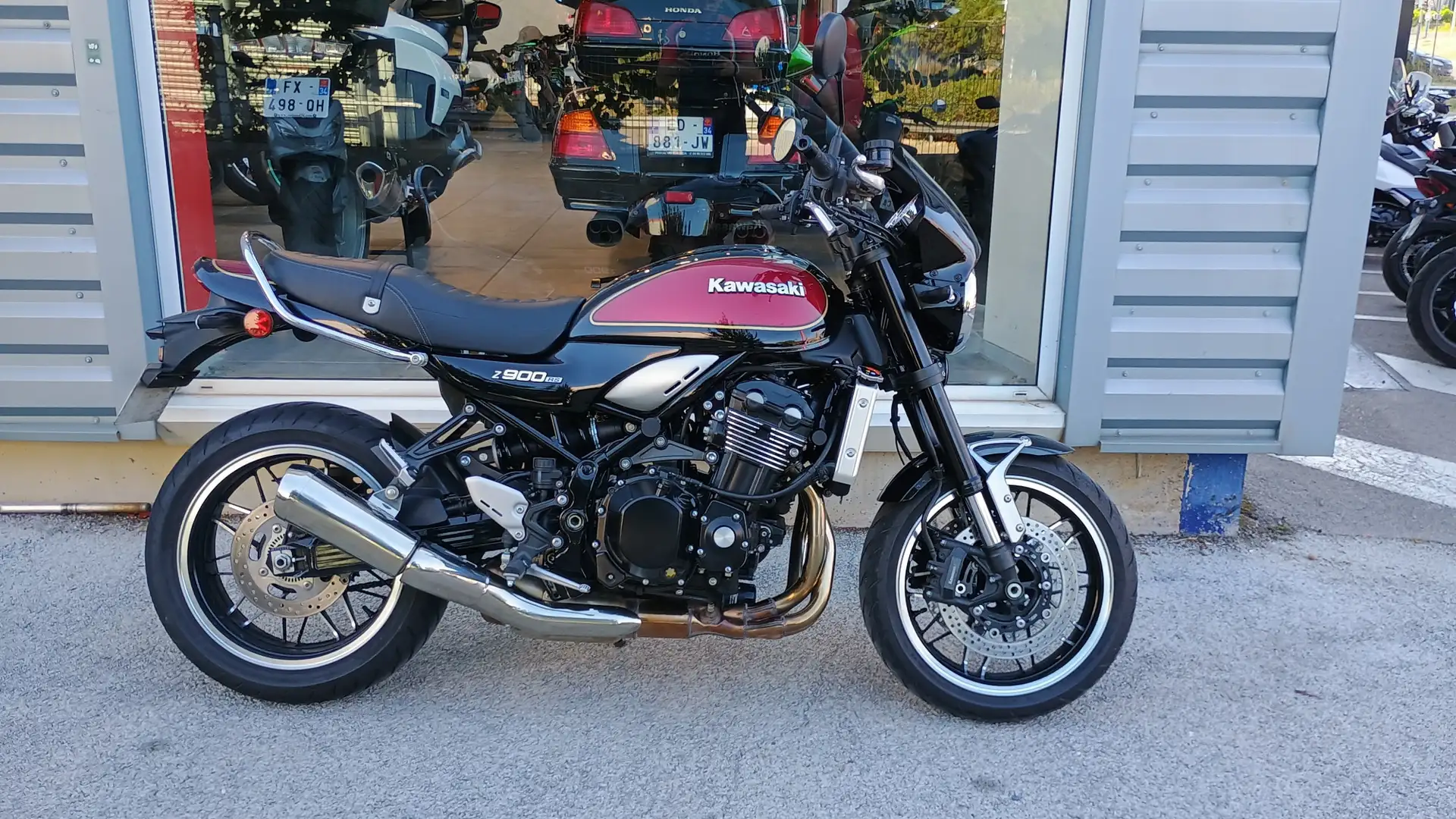 Kawasaki Z900RS Negru - 1