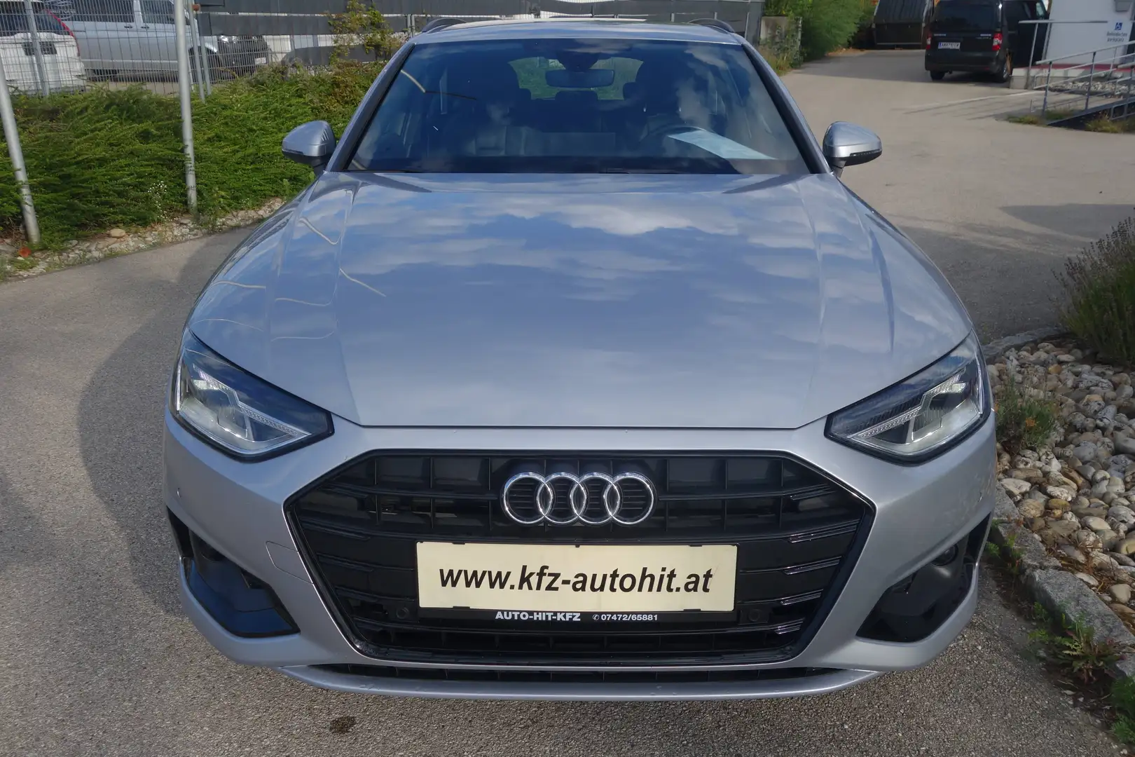 Audi A4 Avant 40 TDI advanced S-tronic *Leder/18"ALU/AHK* Silber - 2
