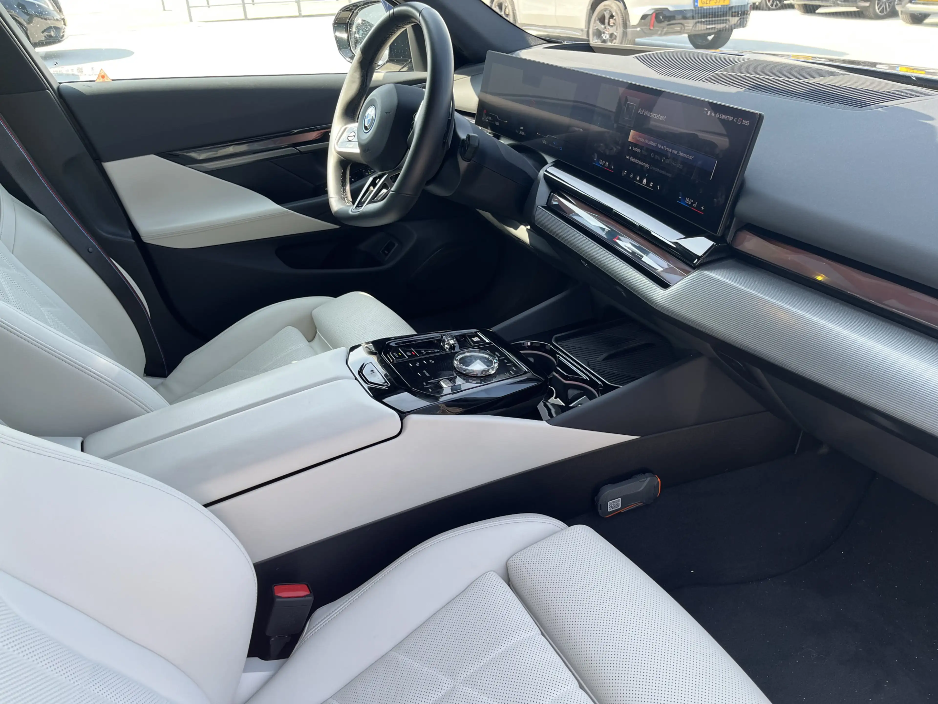 BMW 550 5-serie Touring 550e xDrive M-Sport Pro | Panorama — photo 4