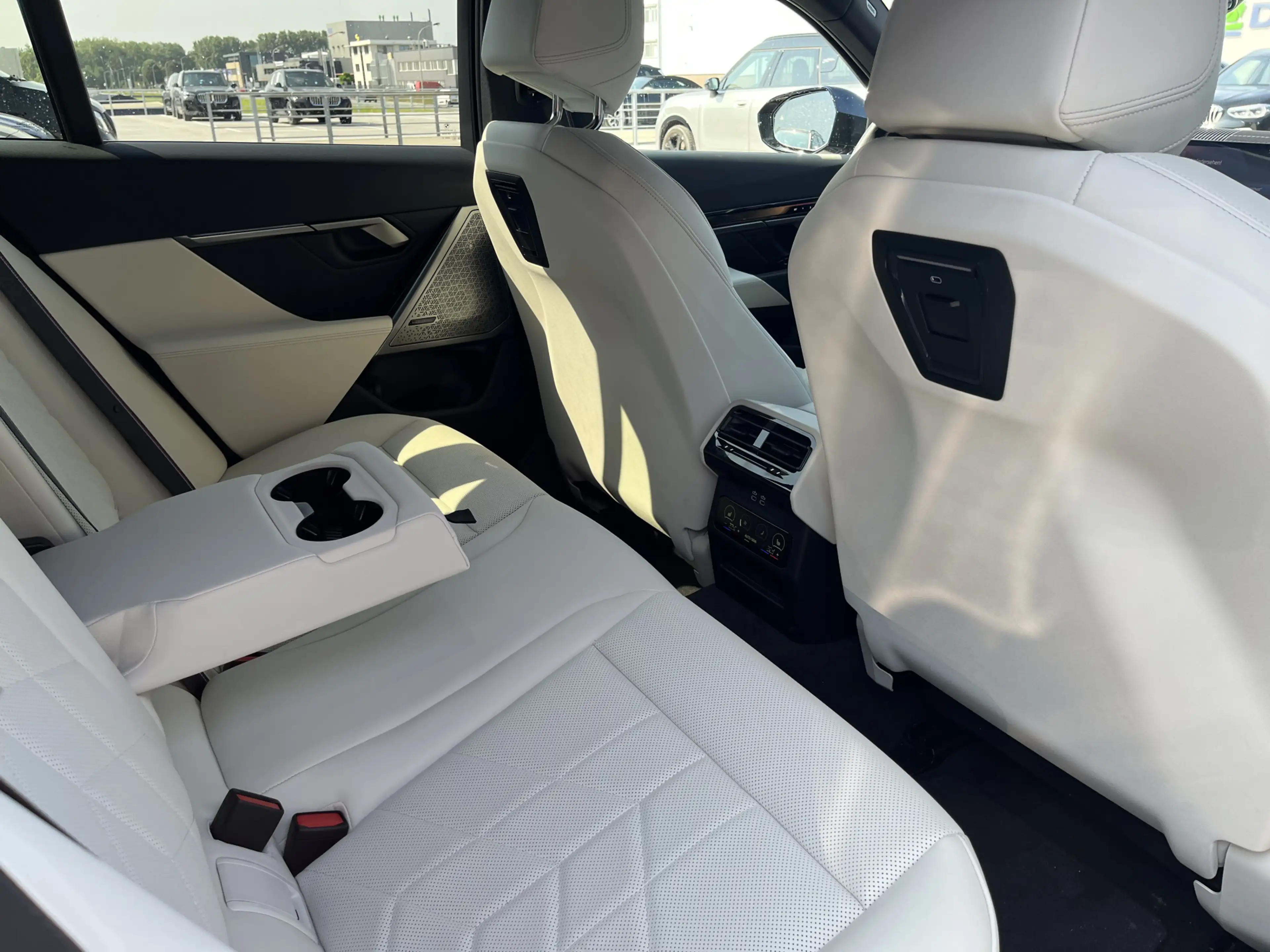 BMW 550 5-serie Touring 550e xDrive M-Sport Pro | Panorama — photo 6