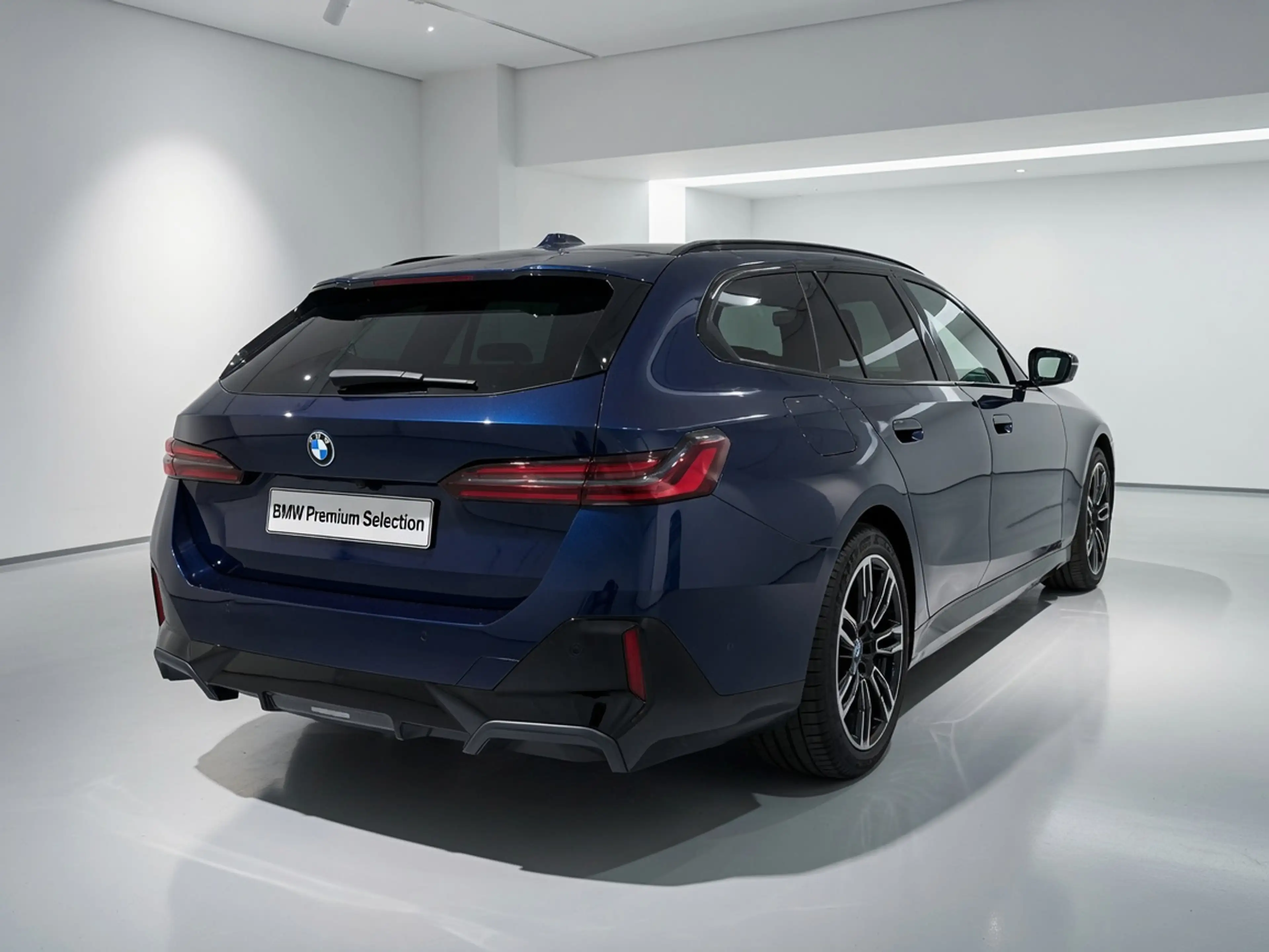 BMW 550 5-serie Touring 550e xDrive M-Sport Pro | Panorama — photo 3