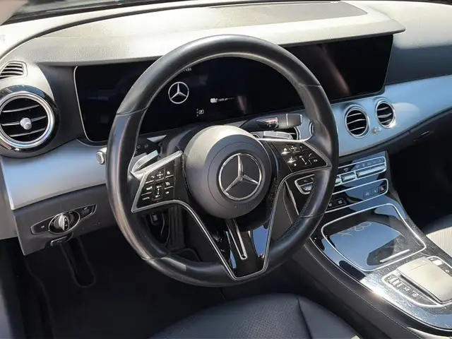 Mercedes-Benz E-Class view 18