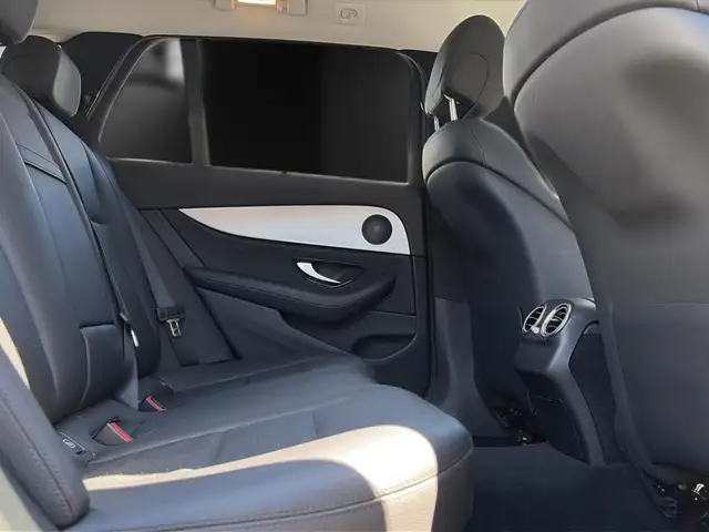 Mercedes-Benz E-Class view 25