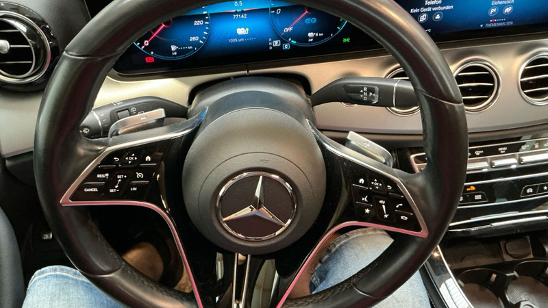 Mercedes-Benz E 300 e VollLeder*360*LED*DAB*Navitouch*AHK*Temp — photo 9