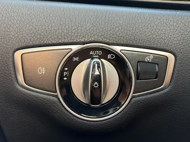 Mercedes-Benz E-Class view 26