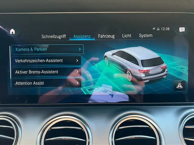 Mercedes-Benz E-Class view 22