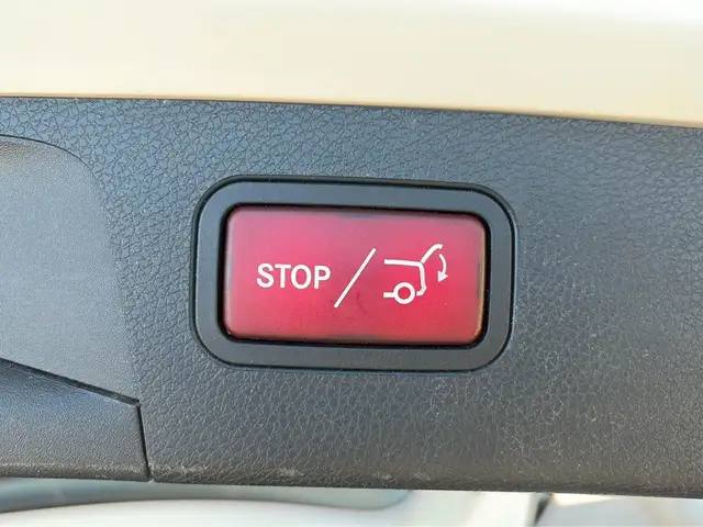 Mercedes-Benz E-Class view 28