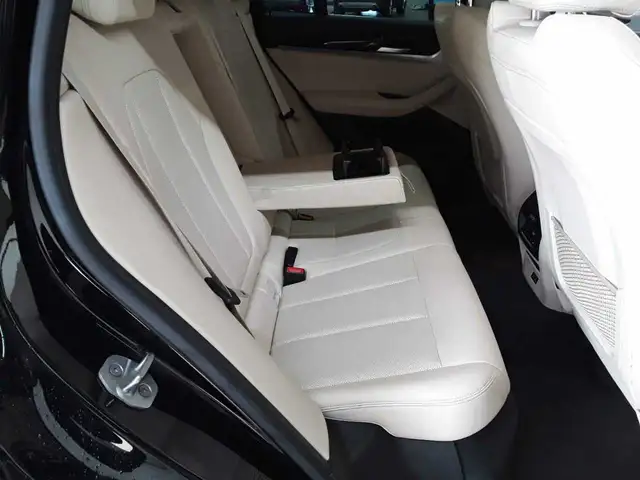 BMW X3 view 14