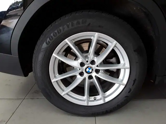 BMW X3 view 18